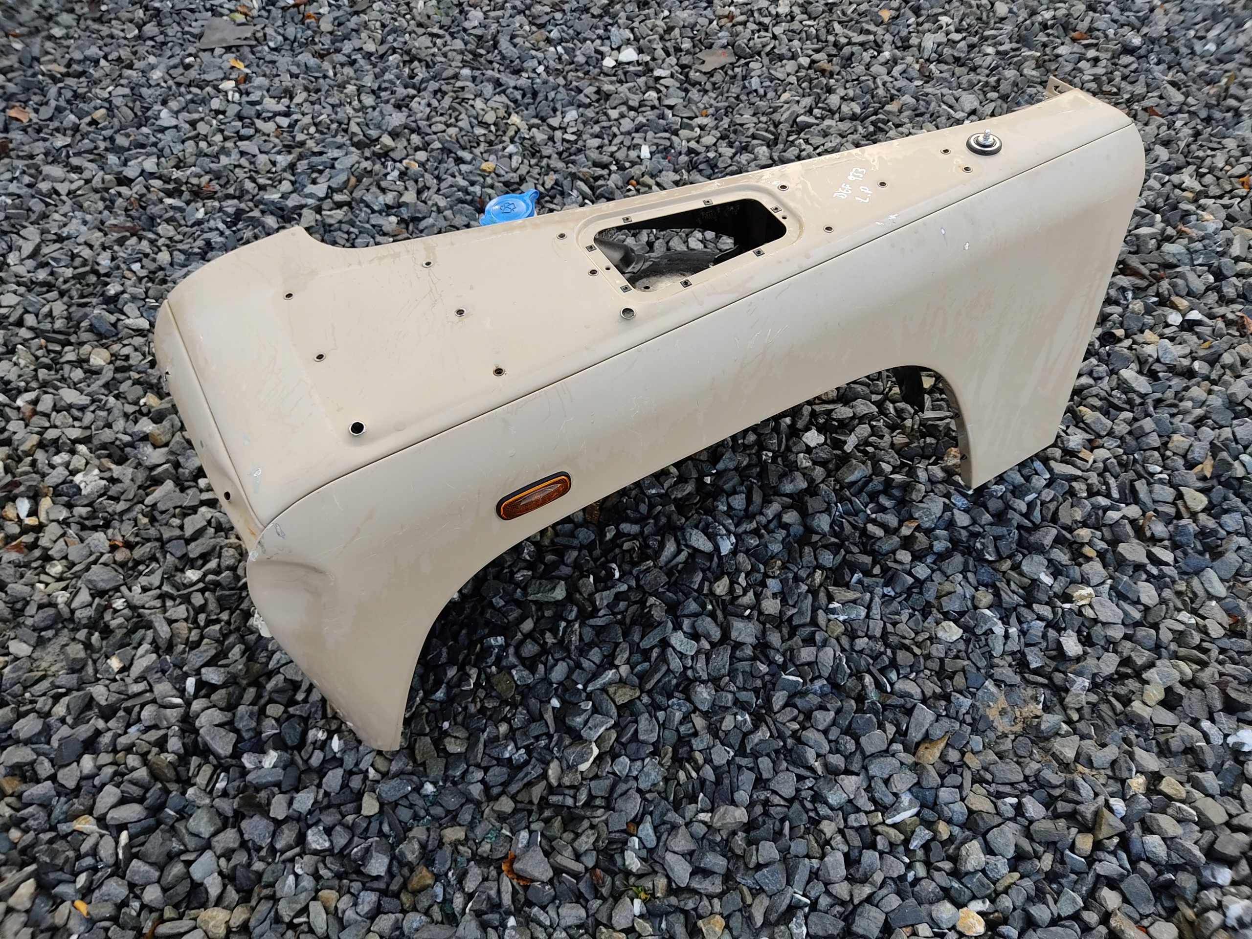 ĽAVÝ PREDNÝ BLATNÍK LAND ROVER DEFENDER 1999-2014