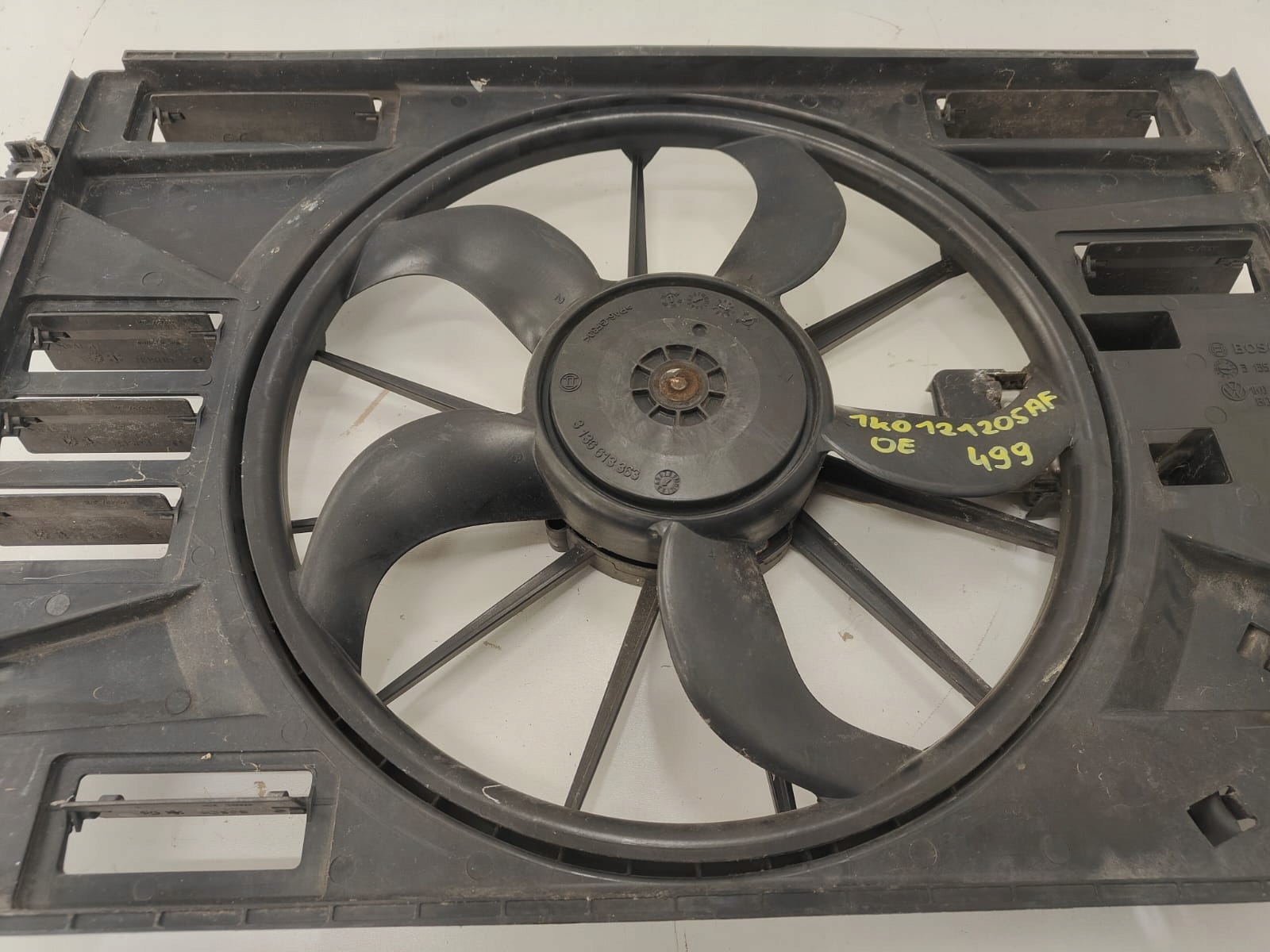 Volkswagen 1.6tdi cay golf oe 1K0121203AN 1137328616 VENTILATOR CHLADICA