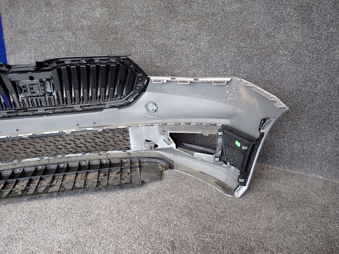 SKODA FABIA IV PREDNÝ NÁRAZNÍK NASÁVANIA VZDUCHU