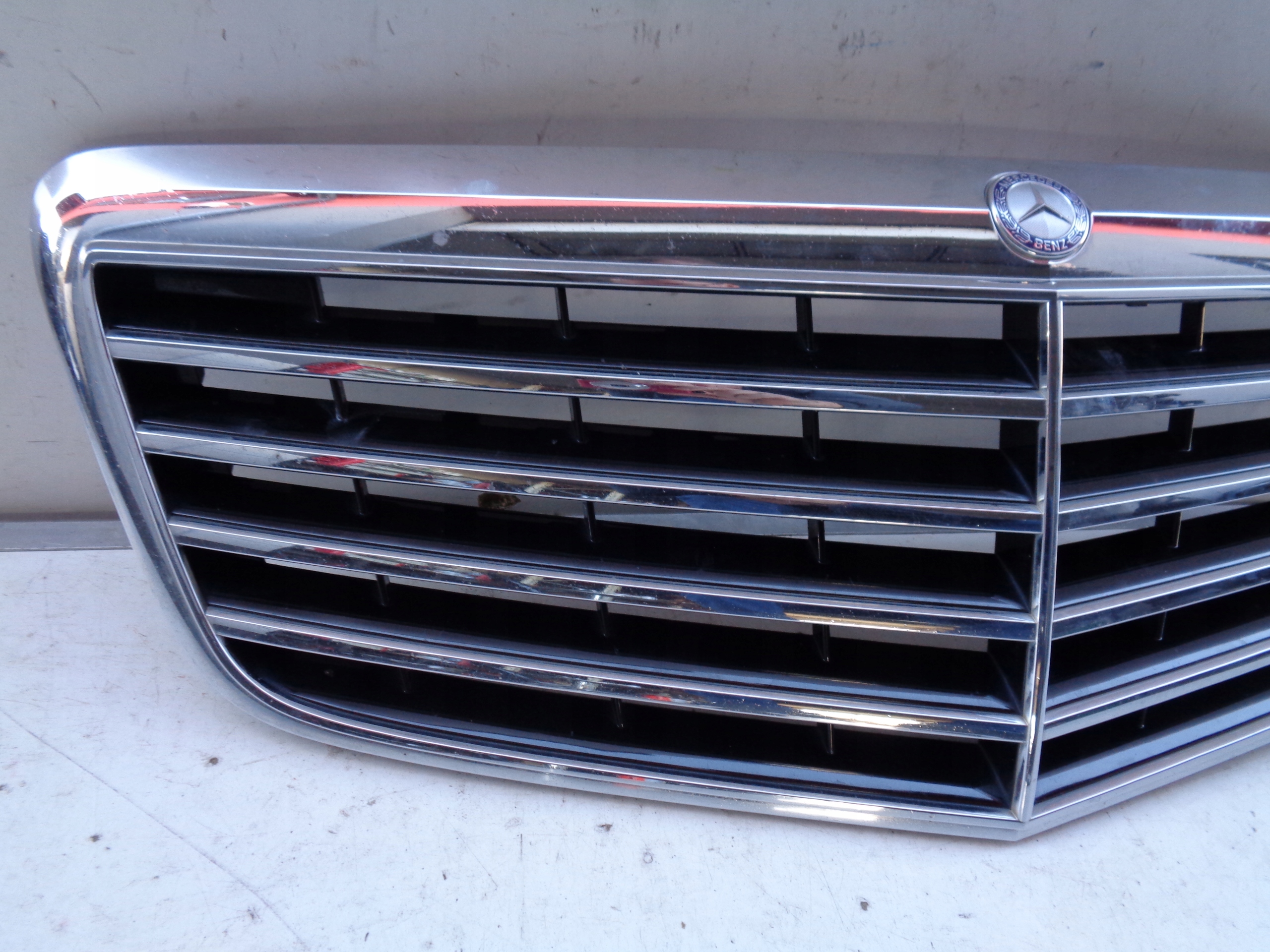 MRIEZKA LISTA MERCEDES E-KLASA W211 06- LIFT