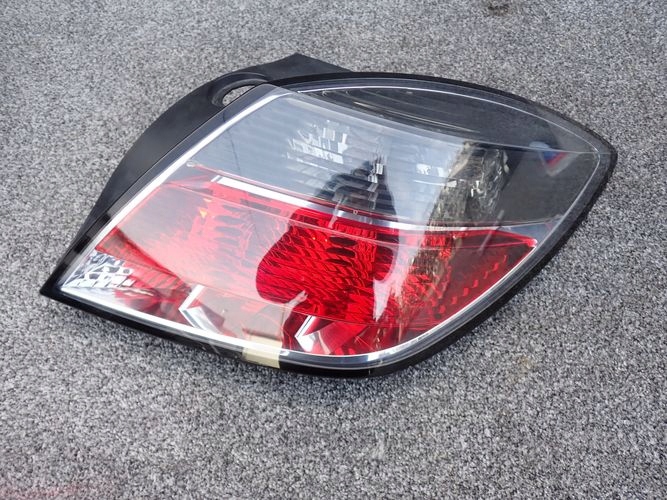 OPEL ASTRA III GTC PRAVE ZADNE SVETLO