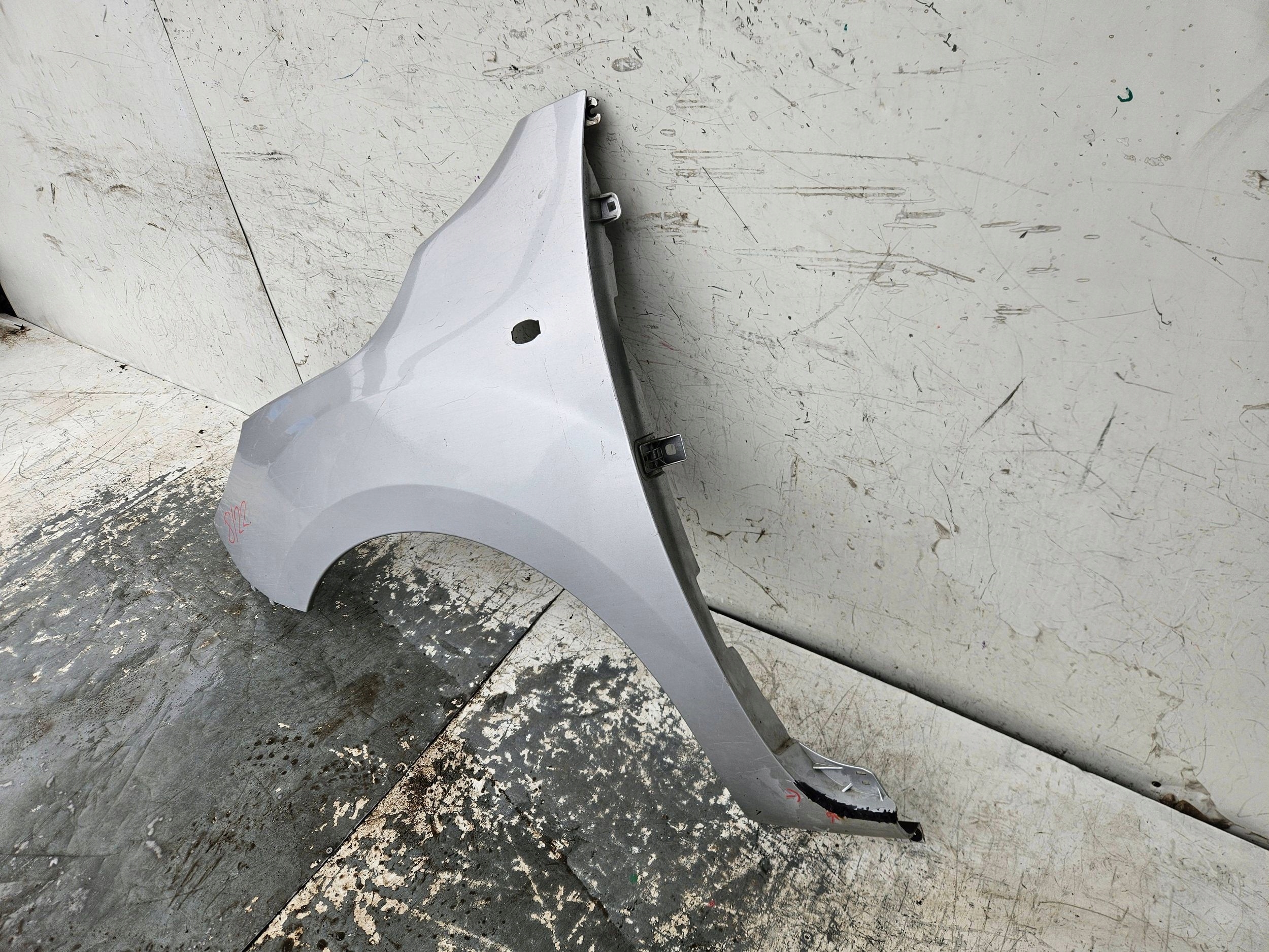 Renault Kangoo II III LIFT 013-021 ĽAVÝ PREDNÝ BLATNÍK