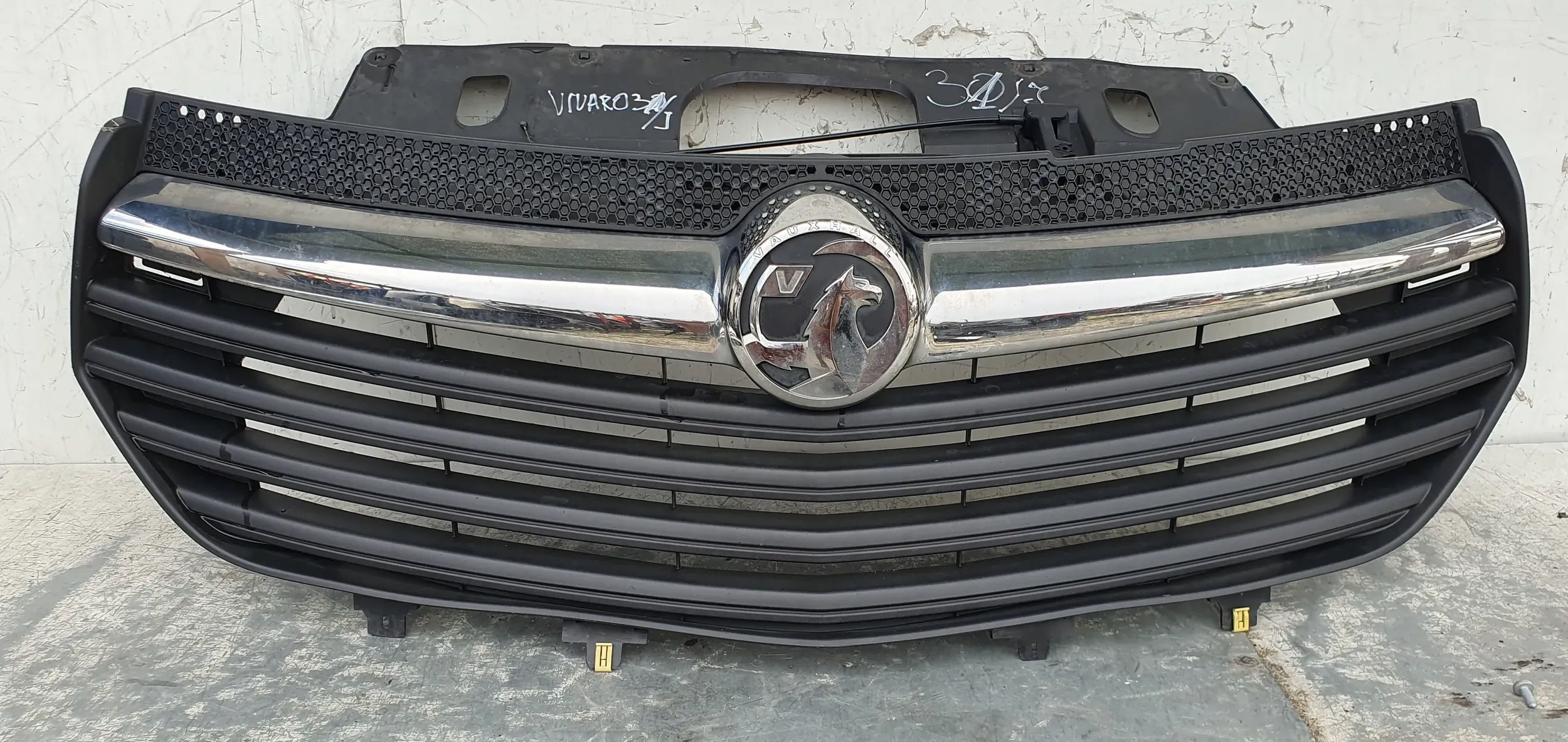 Opel Vivaro II 93452299 MRIEŽKA LIŠTA CHLADIČA LIŠTA MRIEŽKA