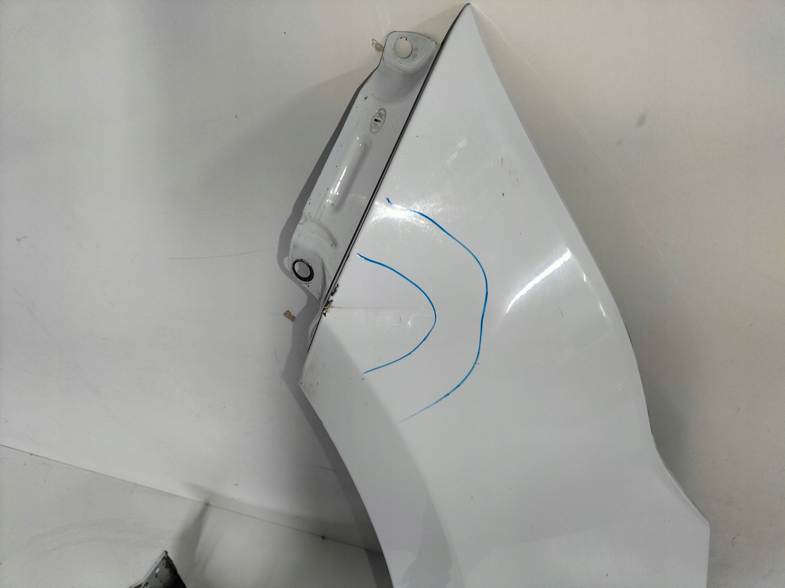 ĽAVÝ PREDNÝ BLATNÍK KIA CEED II 12-15