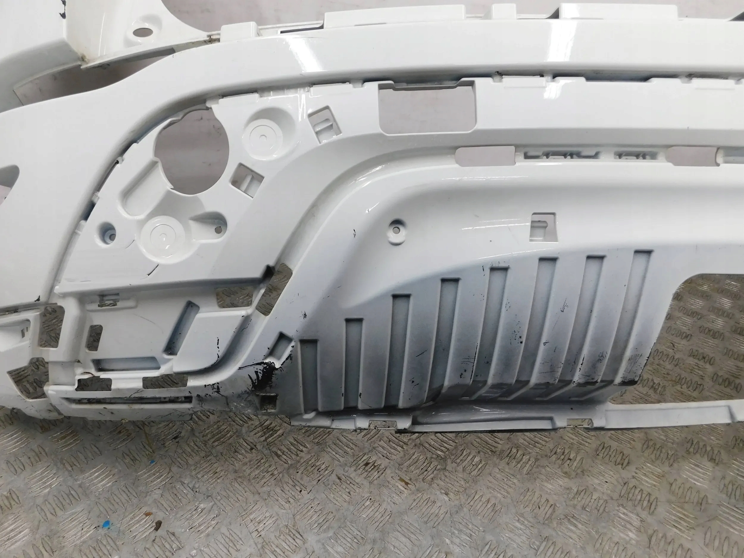 ZADNÝ NÁRAZNÍK RANGE ROVER EVOQUE II 19-