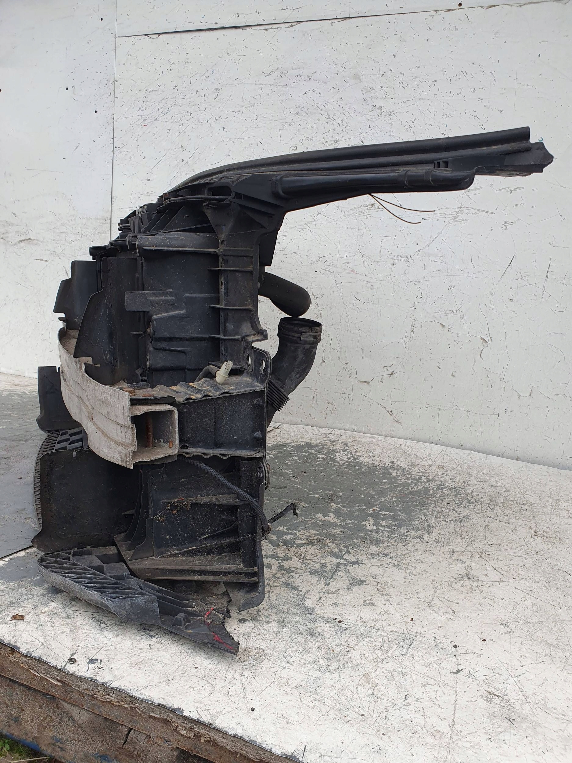 Audi A3 lift 8P 1.6 fsi 08-012 8P0805594C PREDNE CELO