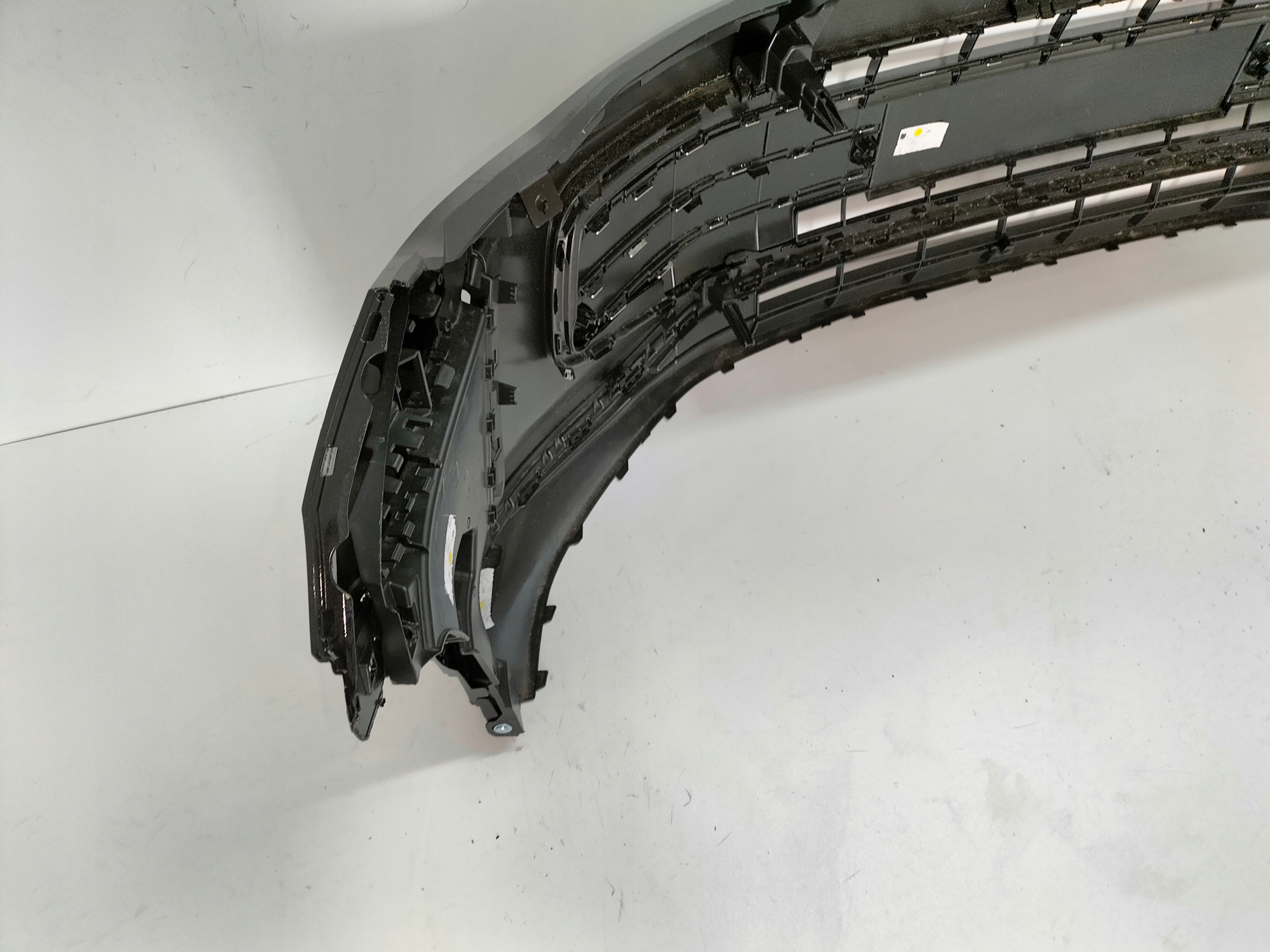 PREDNÝ NÁRAZNÍK VW TIGUAN III 571 24-