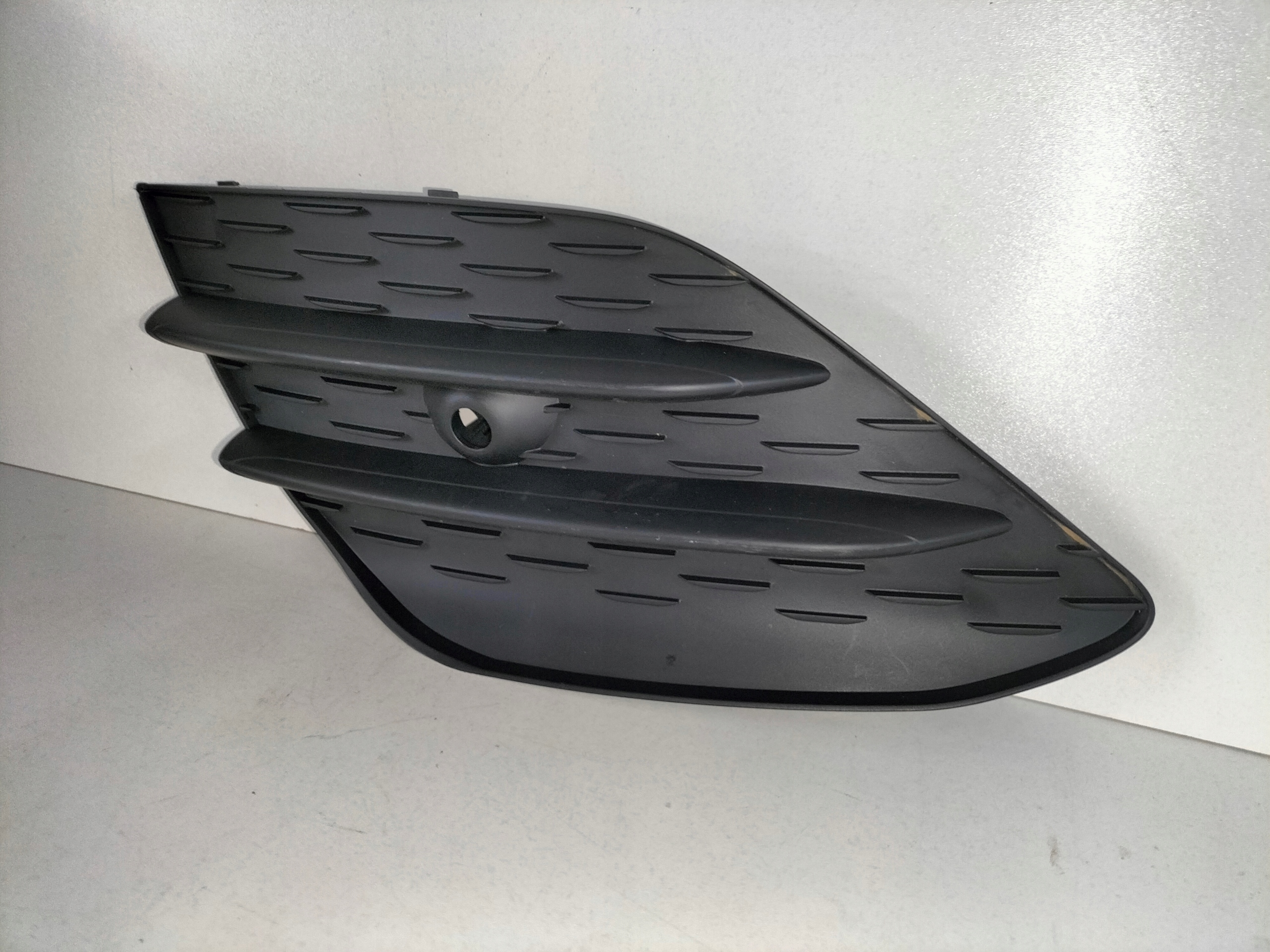 LAVA LISTA MRIEZKA MERCEDES CLA W118 LIFT 21-
