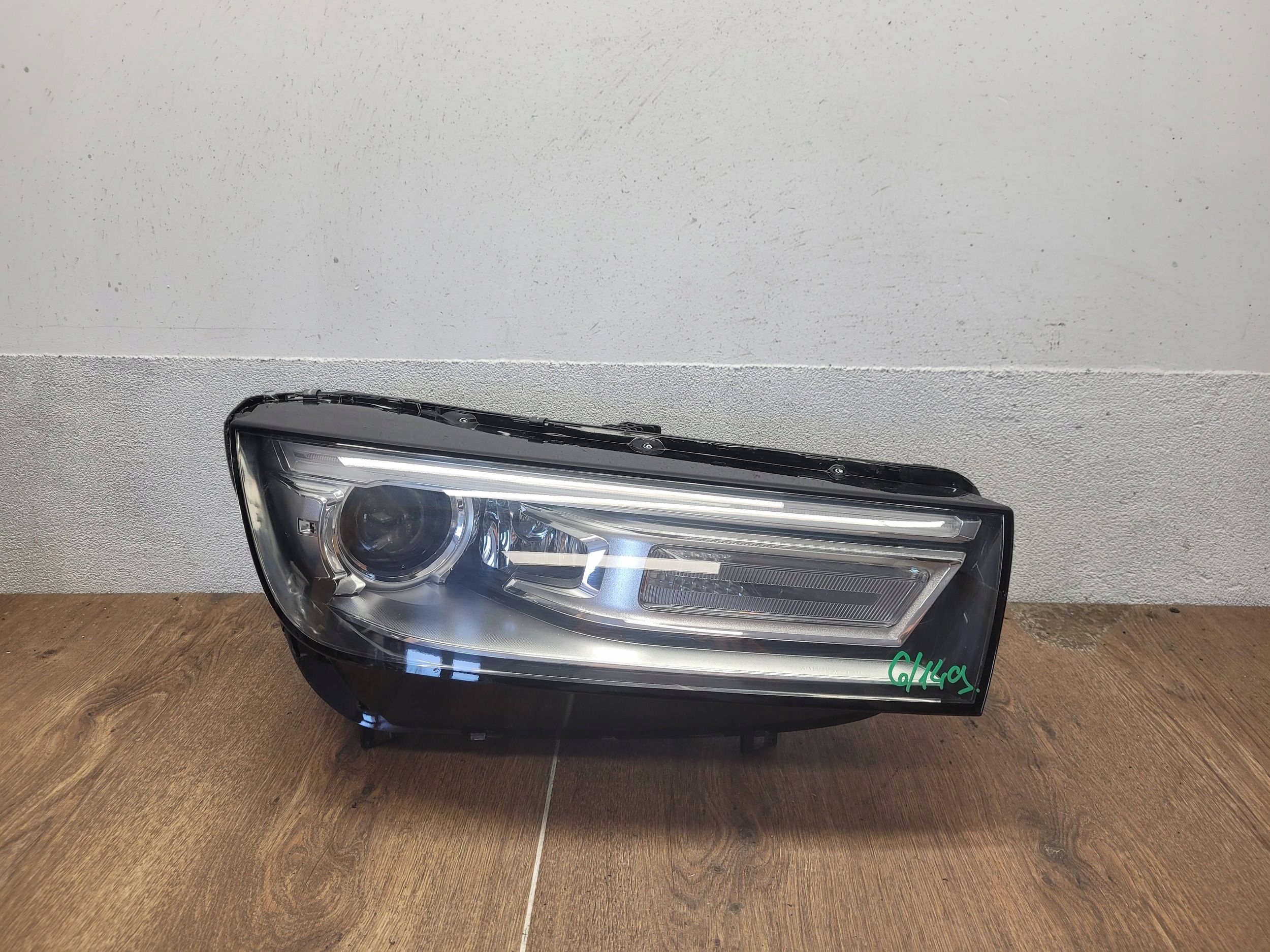 Audi Q5 80A 80A941006B PRAVÉ PREDNÉ SVETLO LED