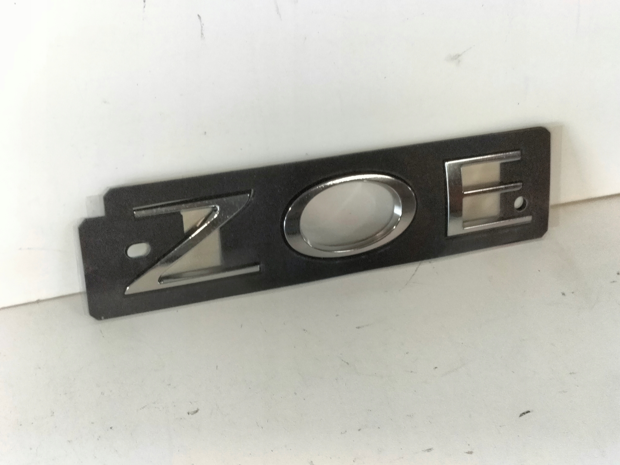 ZADNÝ ZNAK EMBLEM RENAULT ZOE