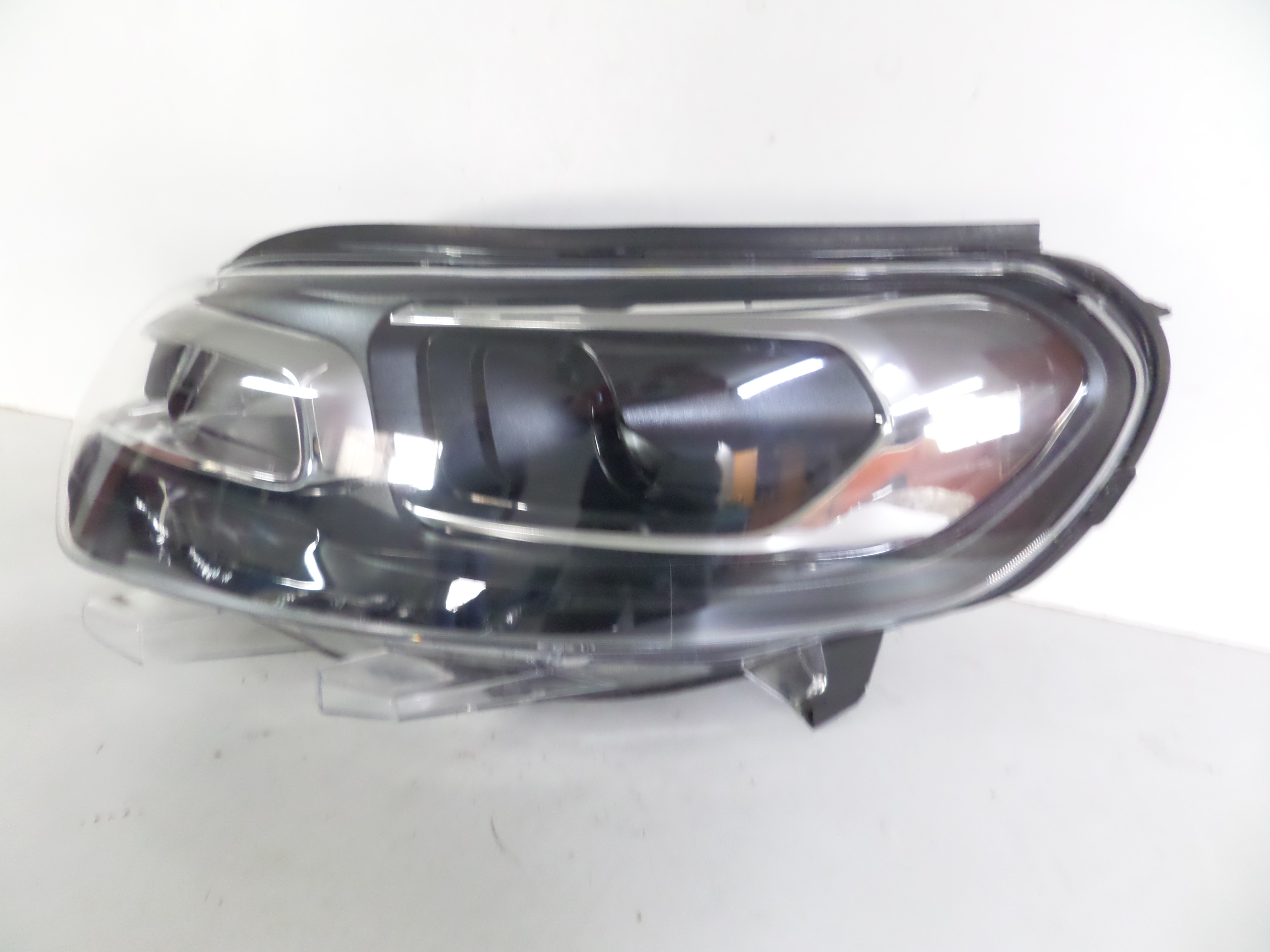 LAVE PREDNE SVETLO CITROEN JUMPY III 16- XENON