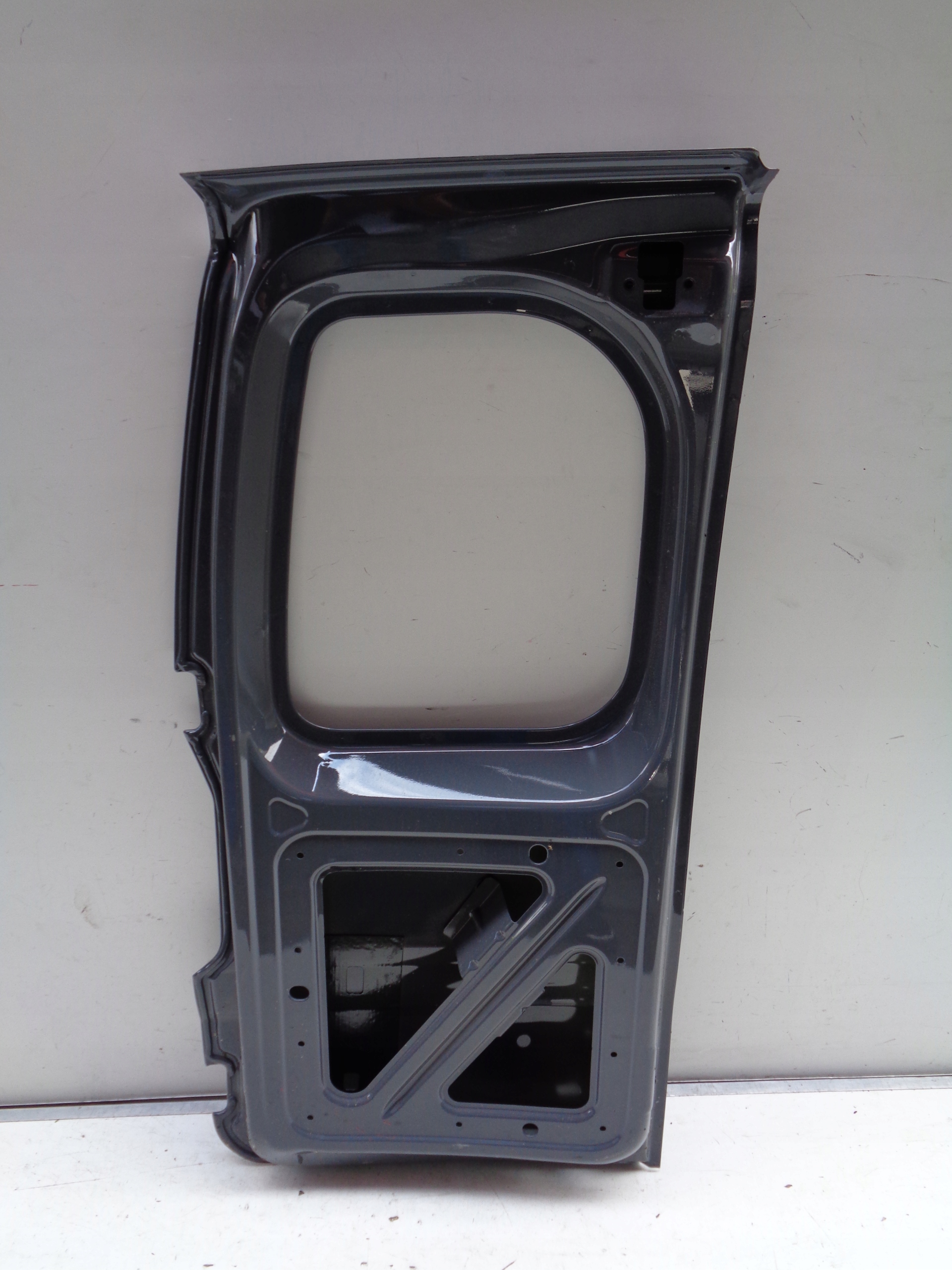 PRAVE ZADNE DVERE VW CADDY 2K7 20- NR 35697