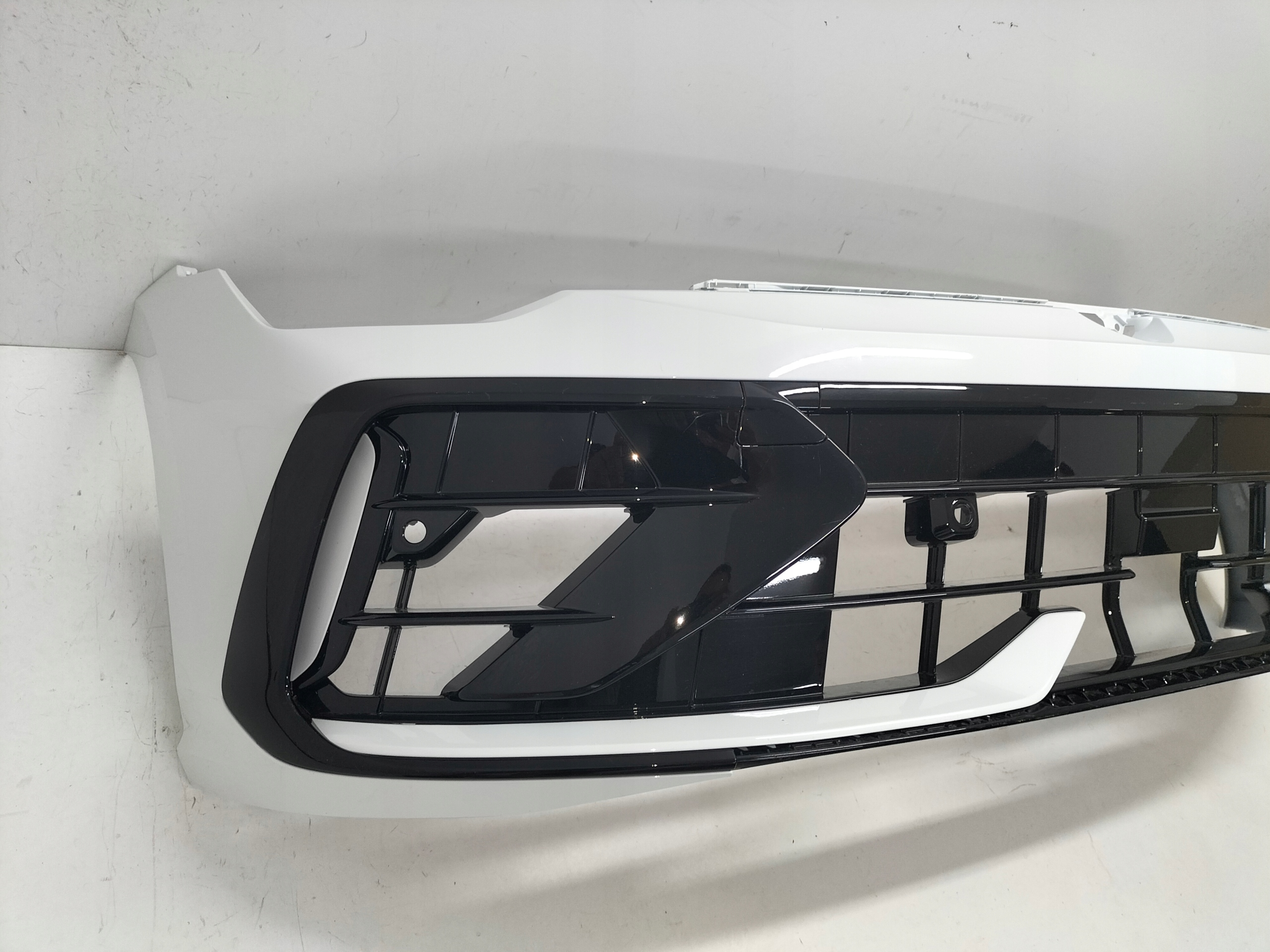PREDNÝ NÁRAZNÍK VW GOLF 8 VIII LIFT 24- R20 R-TYPE
