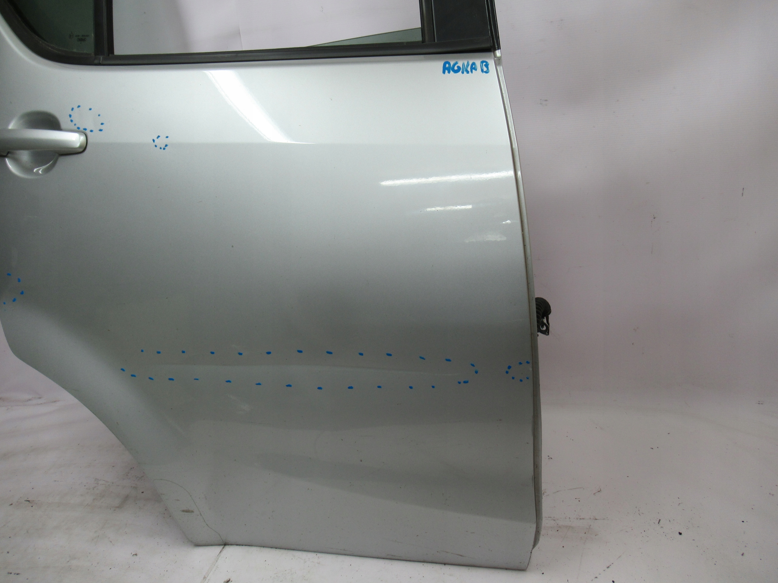 PRAVÉ ZADNÉ DVERE OPEL AGILA B SPLASH