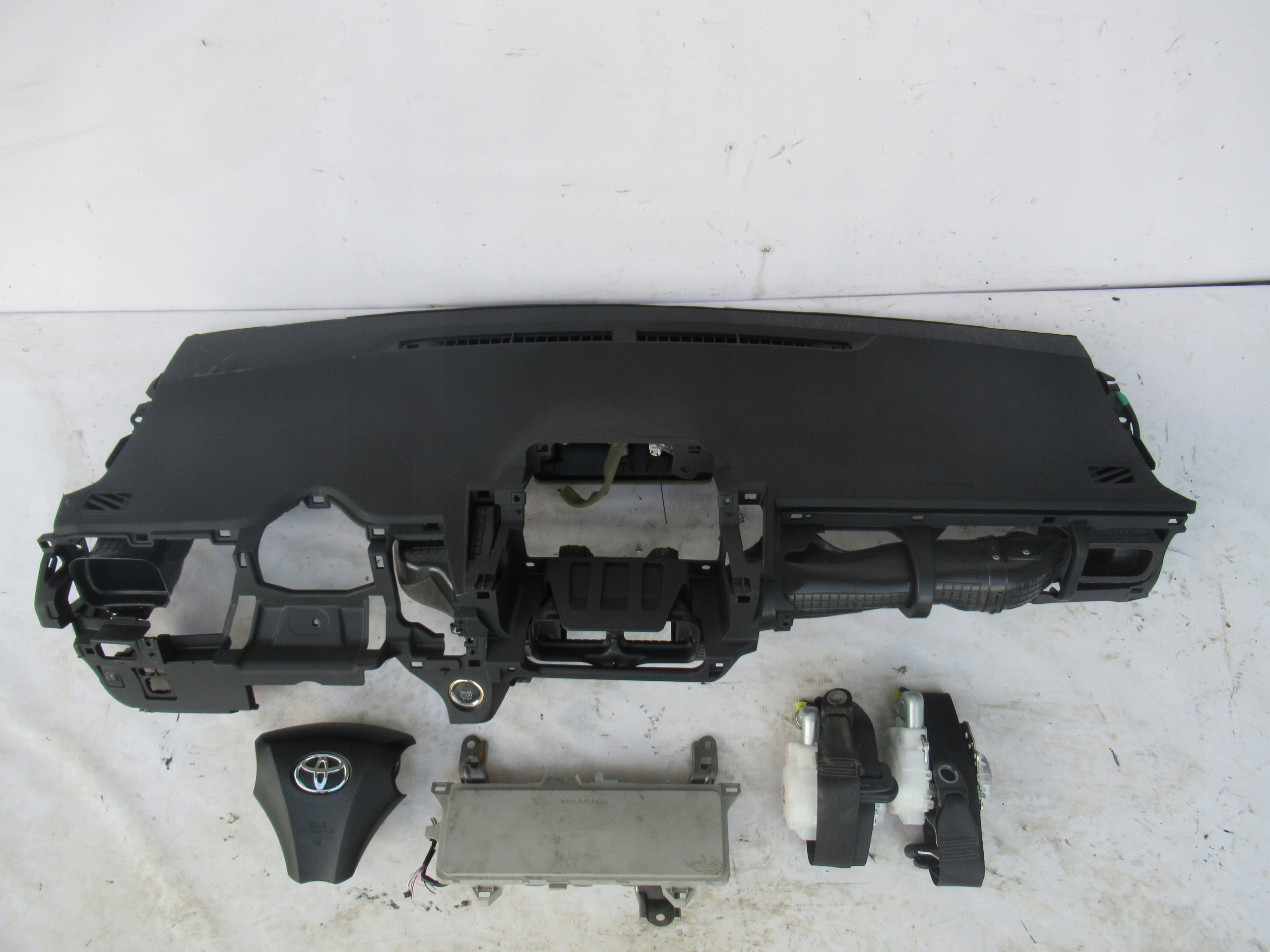 DOSKA AIRBAG PÁSY TOYOTA IQ