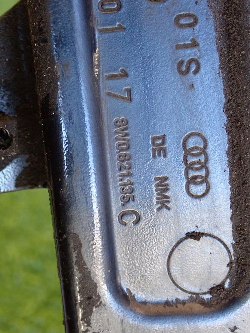 AUDI A4 B9 15-19 ĽAVÝ PREDNÝ BLATNÍK