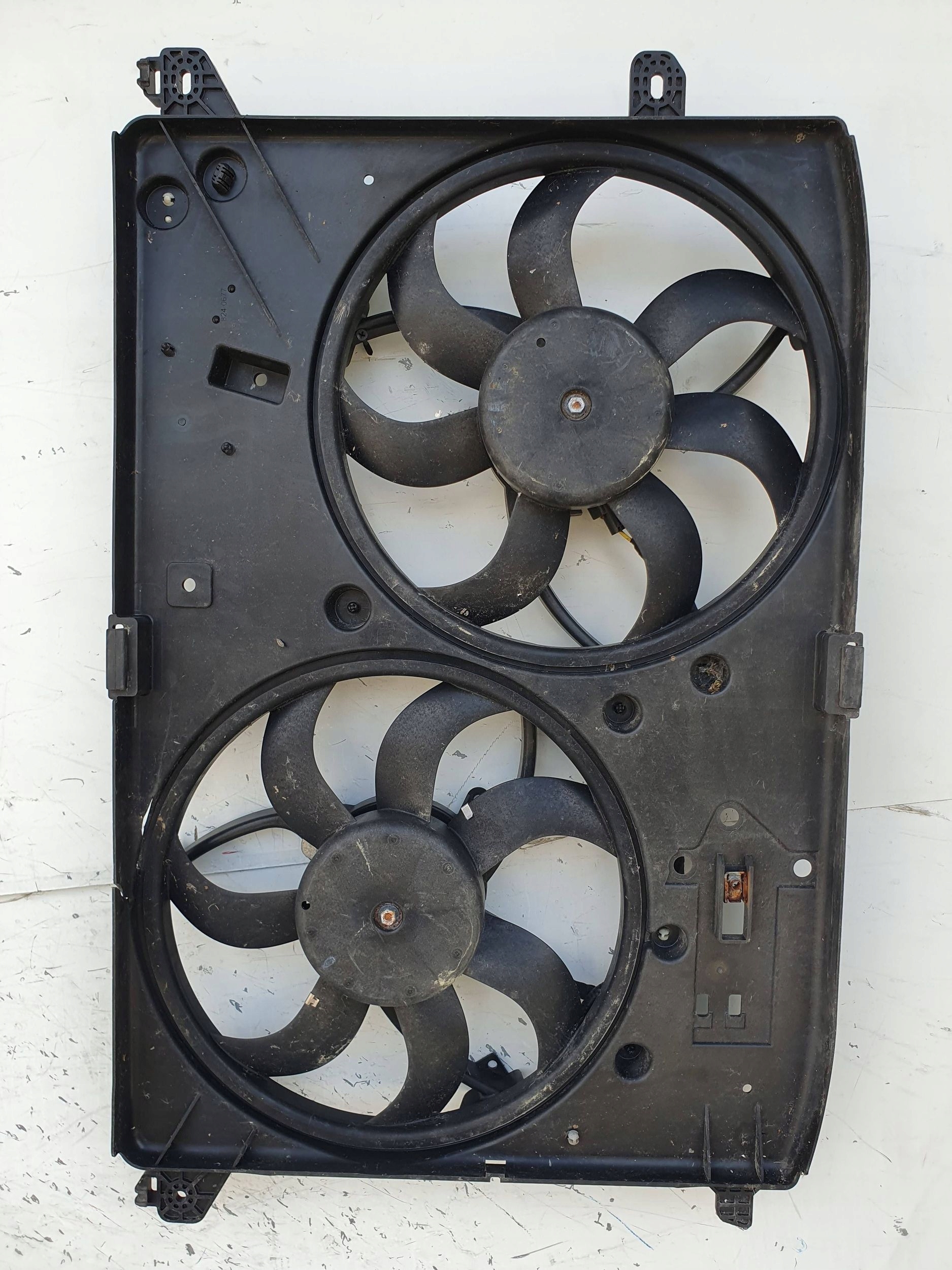 Ford Mondeo MK V 5 1.5 tdci DG93-8C607-EE VENTILATOR CHLADICA