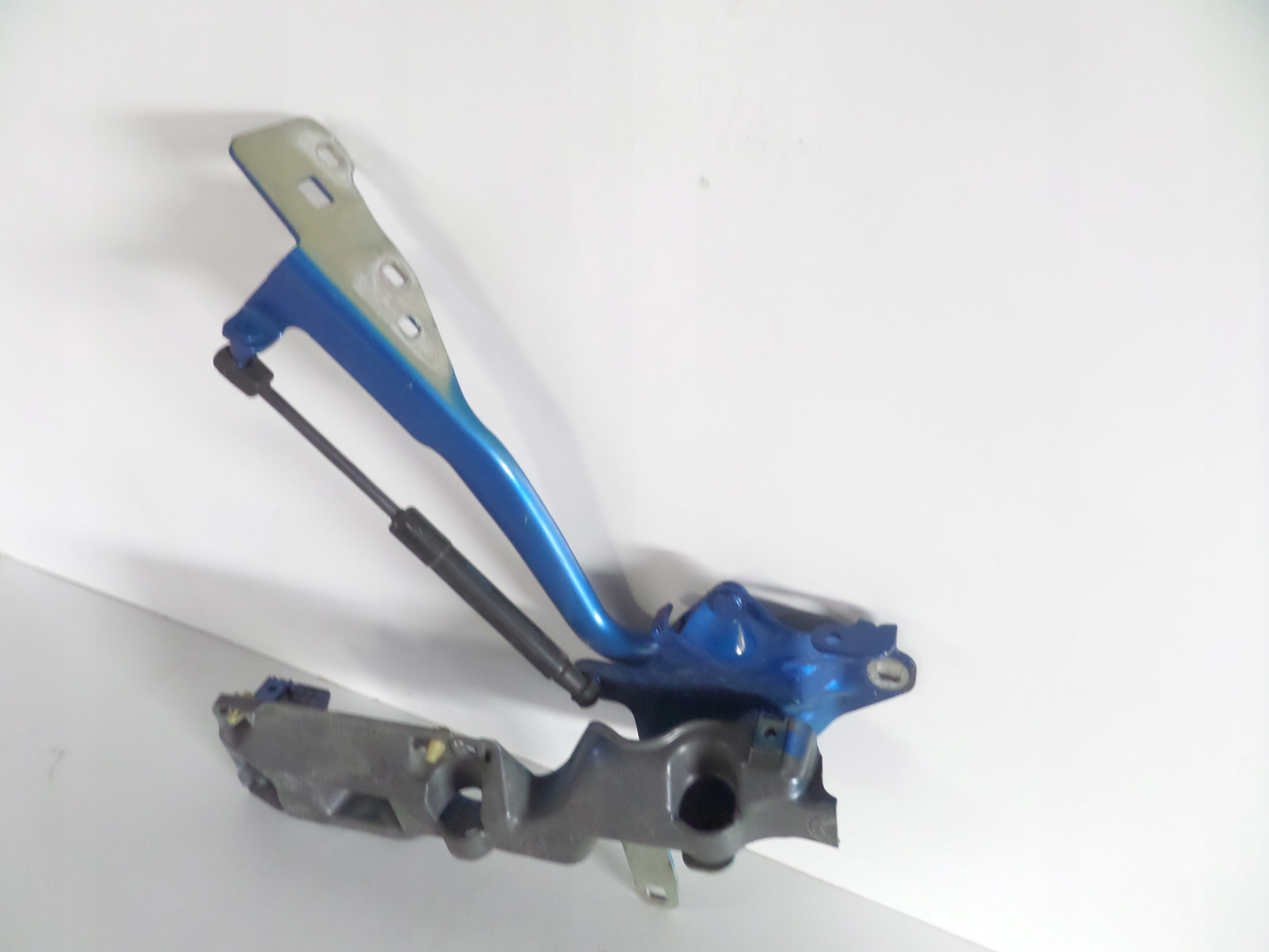 LAVY PANT PREDNEJ KAPOTY RENAULT SCENIC III 09-