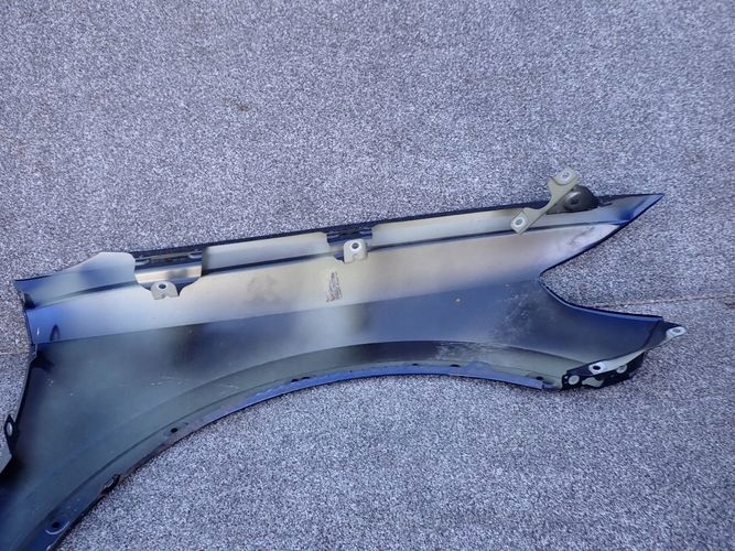 AUDI Q3 83A 18- ĽAVÝ PREDNÝ BLATNÍK