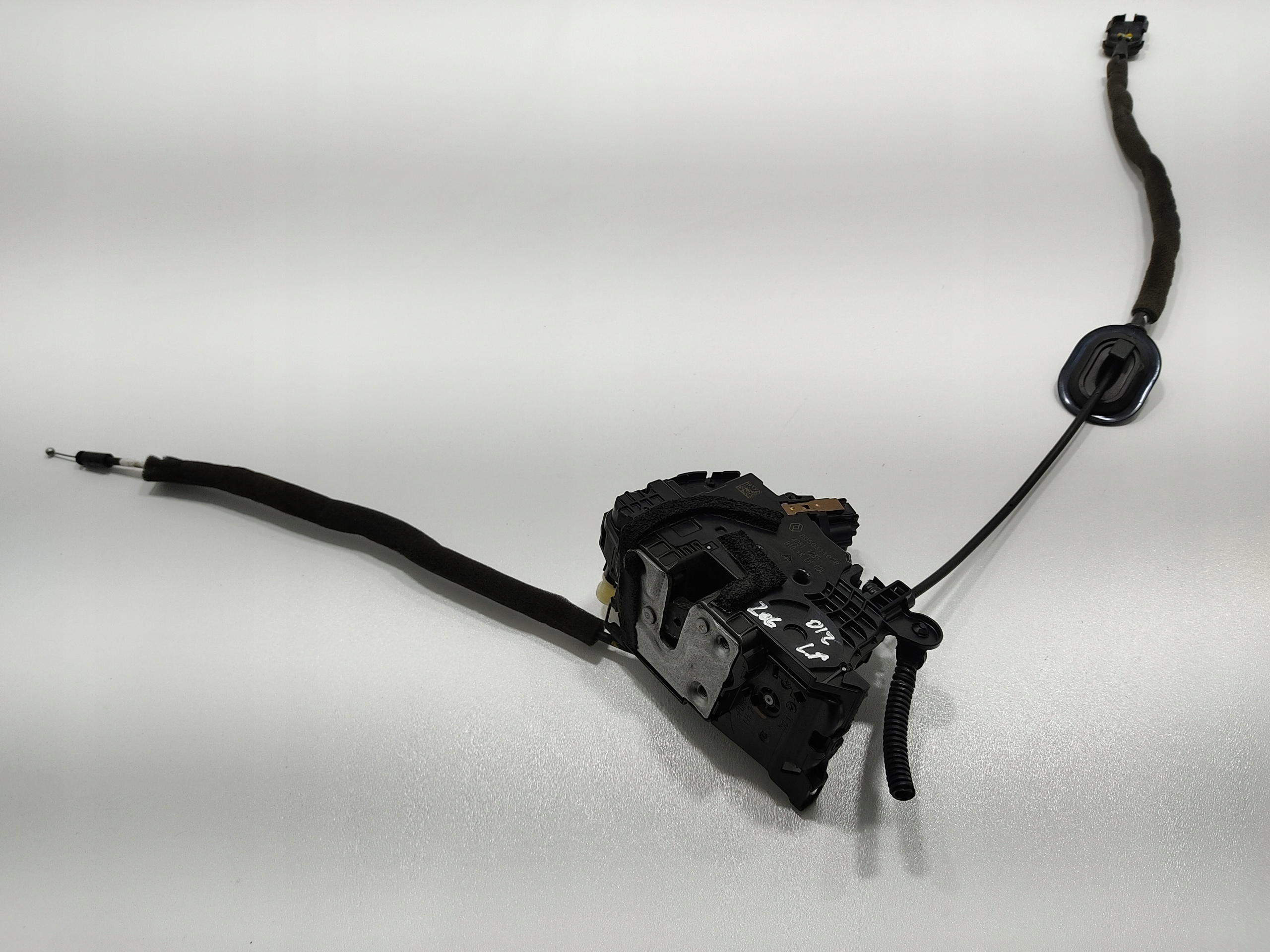 ZAMOK LAVYCH PREDNYCH DVERI RENAULT ZOE I 805031107R 2013-2019 EUROPA