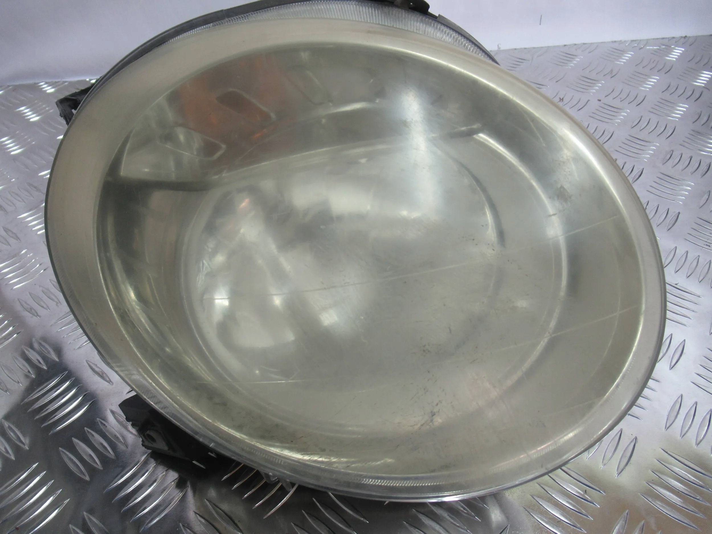 PRAVE PREDNE SVETLO FIAT 500 07-