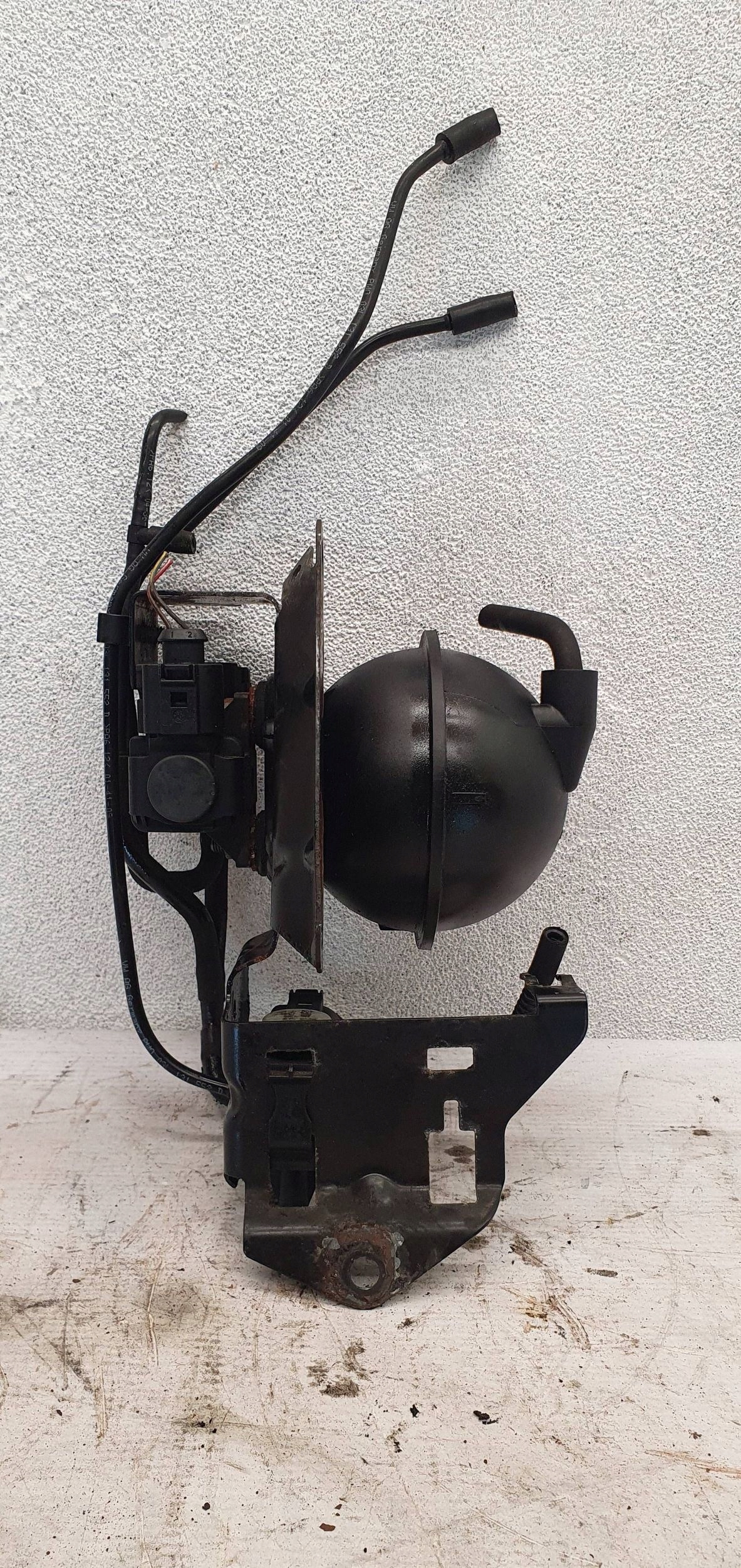 Audi A4 B8 8K 2.0 tdi 8k0906627 PODTLAKOVY VENTIL ELEKTROVENTIL TURBA