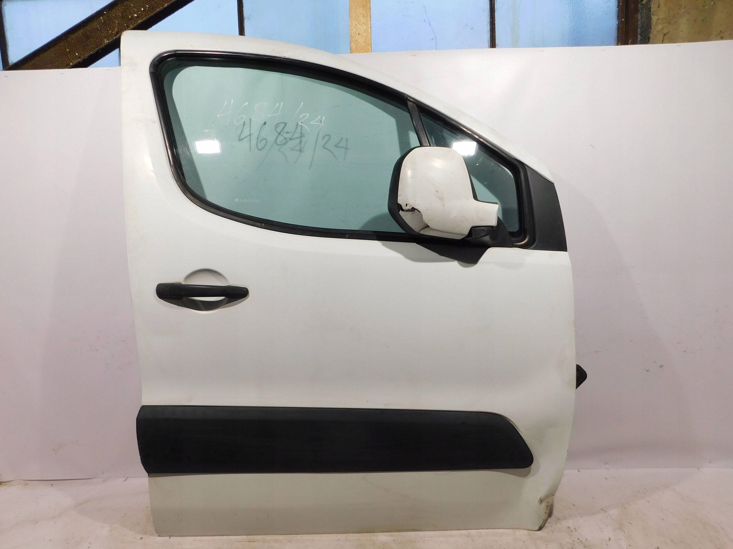 PRAVE PREDNE DVERE CITROEN BERLINGO PEUGEOT PARTNER 08-