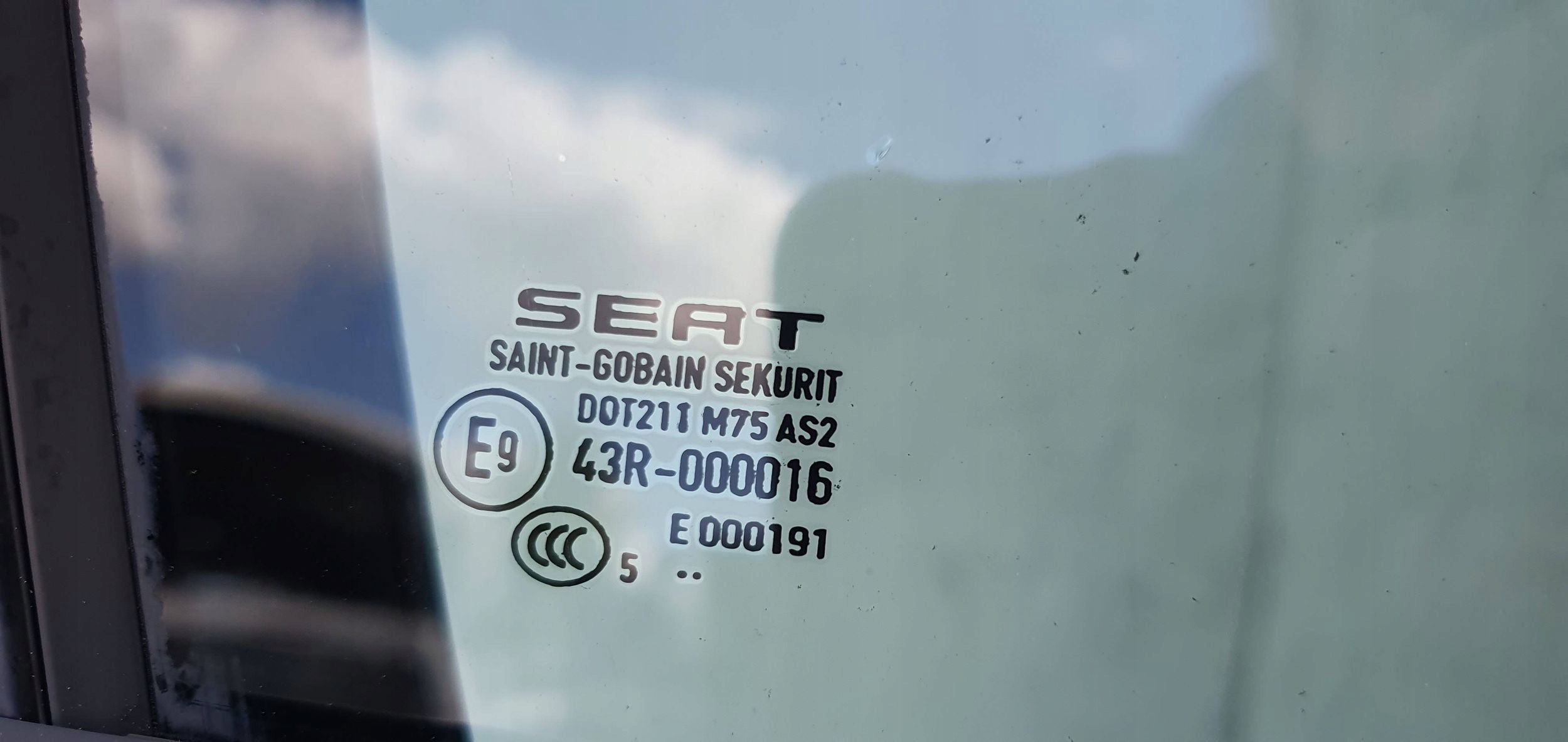 Seat Leon 3 III PRAVE PREDNE DVERE PRAVÝ