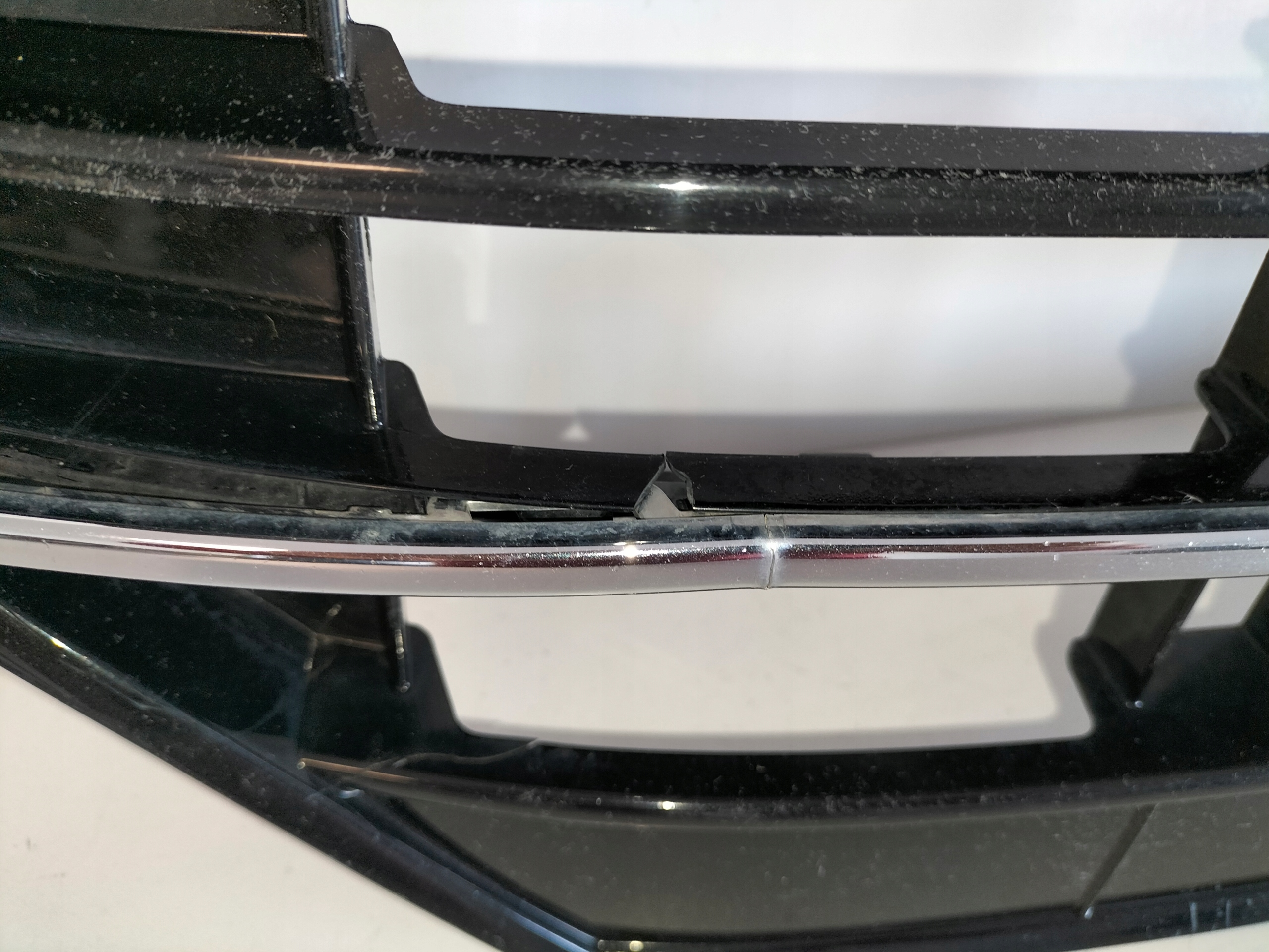 STREDOVÁ LIŠTA MRIEŽKA PREDNÉHO NÁRAZNÍKA VW TIGUAN II 16- ALLSPACE R-LINE