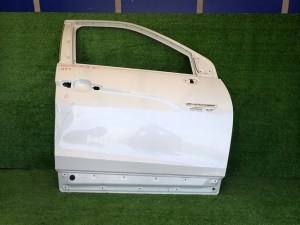 MITSUBISHI ELCIPSE CROSS 17- PRAVE PREDNE DVERE MITSUBISHI ELCIPSE CROSS 17- PRAVE PREDNE DVERE