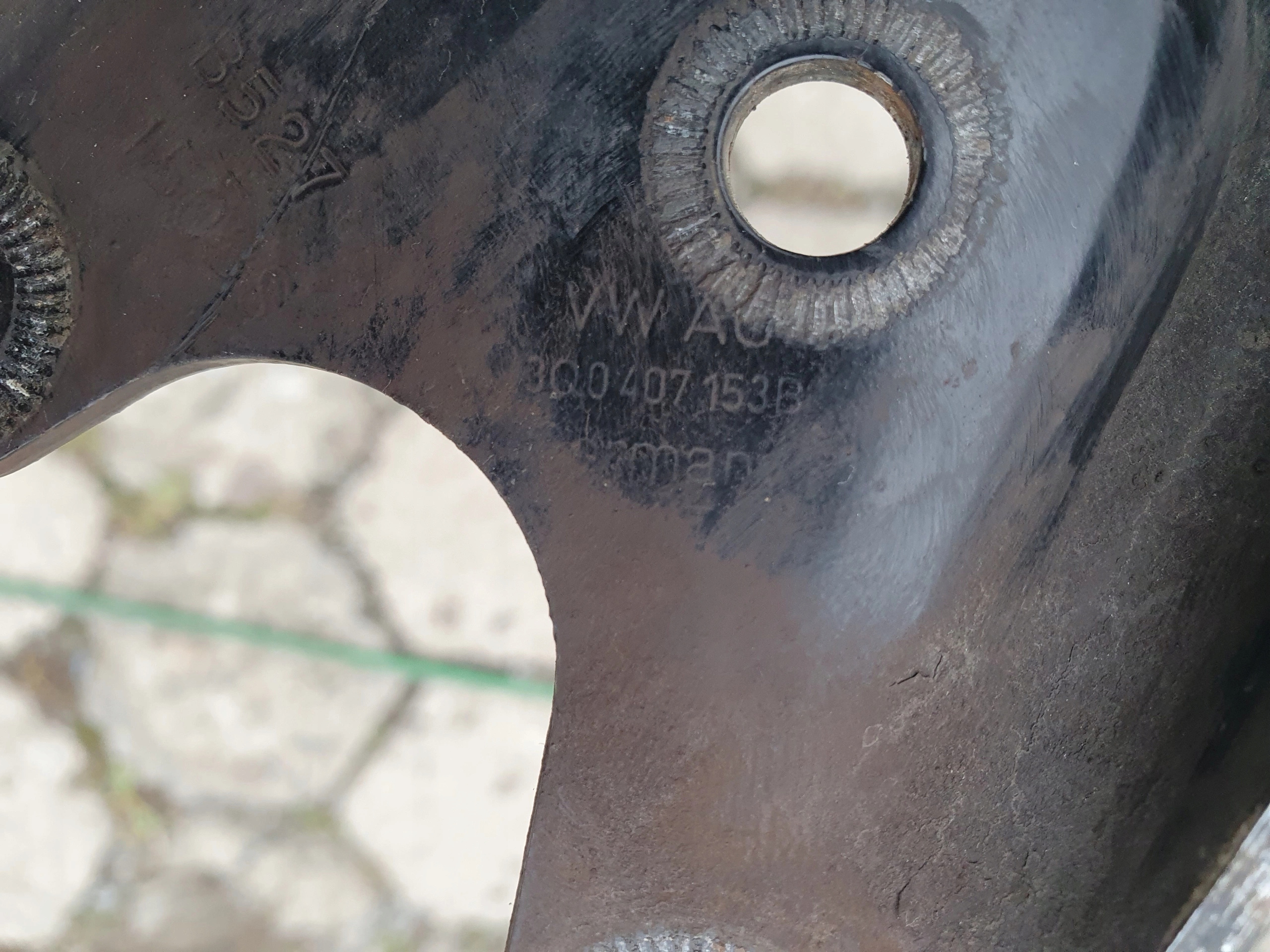 VW PASSAT B8 3Q0407153B ĽAVÉ PREDNÉ RAMENO