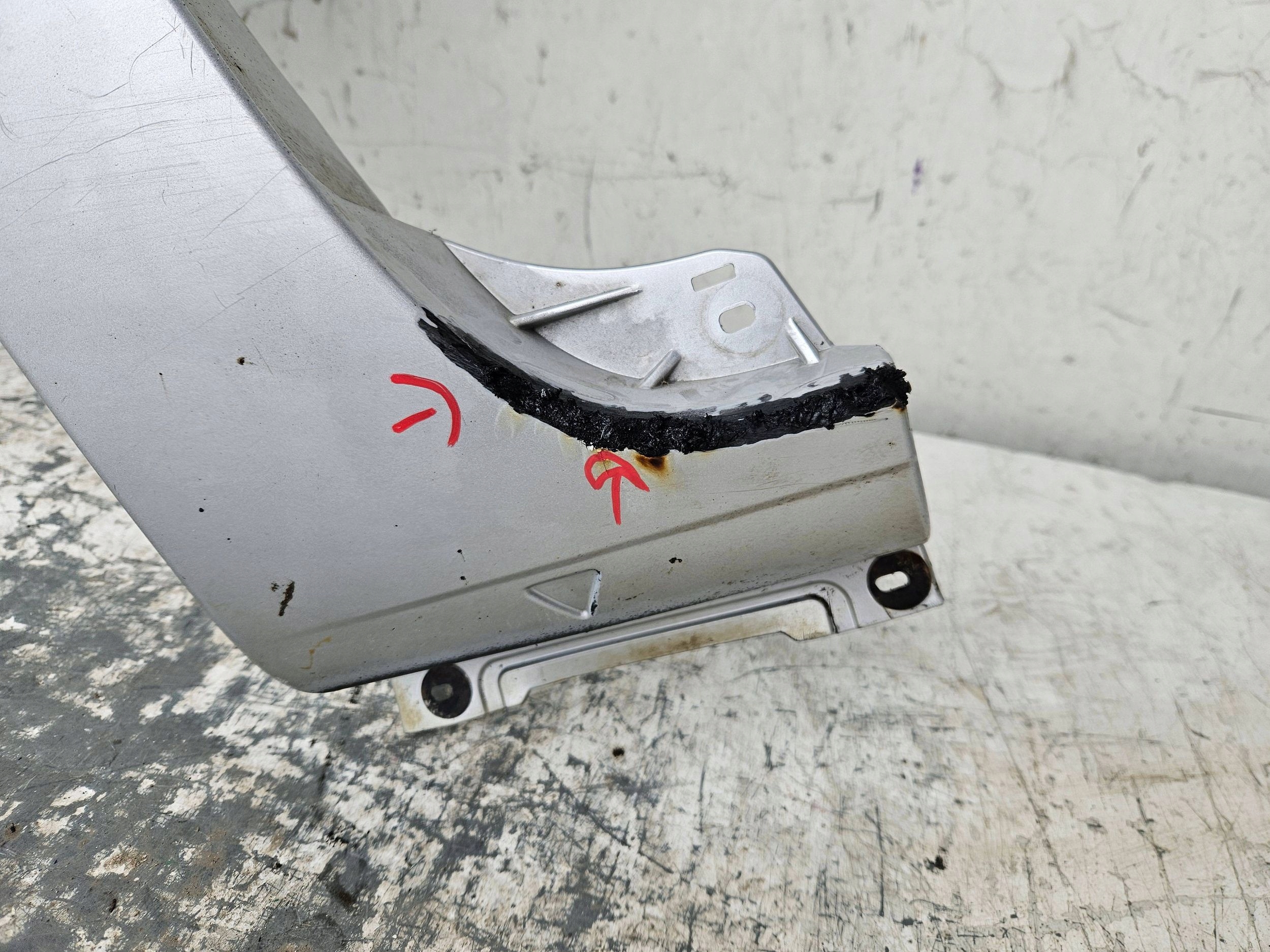 Renault Kangoo II III LIFT 013-021 ĽAVÝ PREDNÝ BLATNÍK