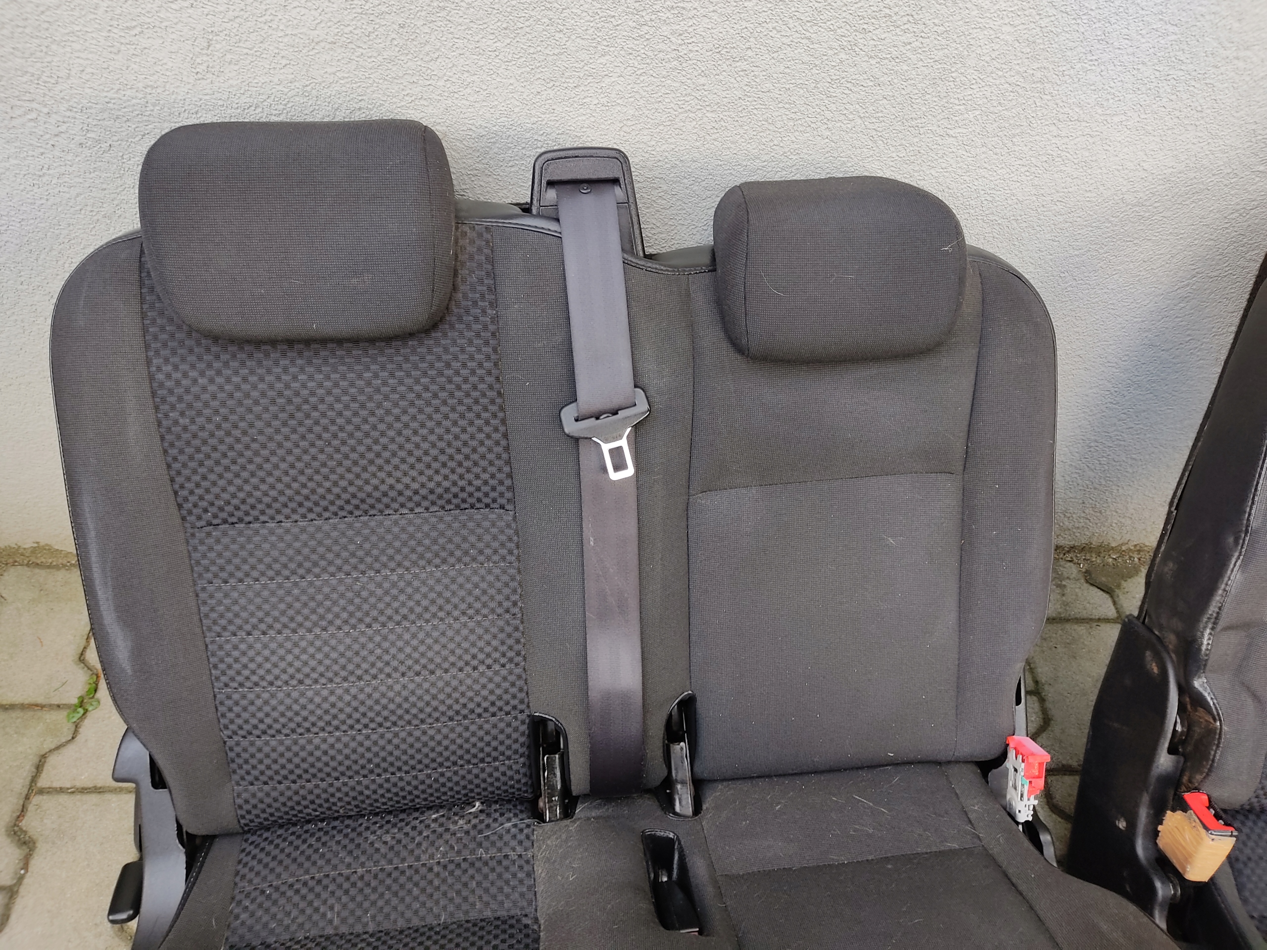 ZADNÉ SEDAČKY 2 RAD LAND ROVER DEFENDER 2007-2014 EUROPA