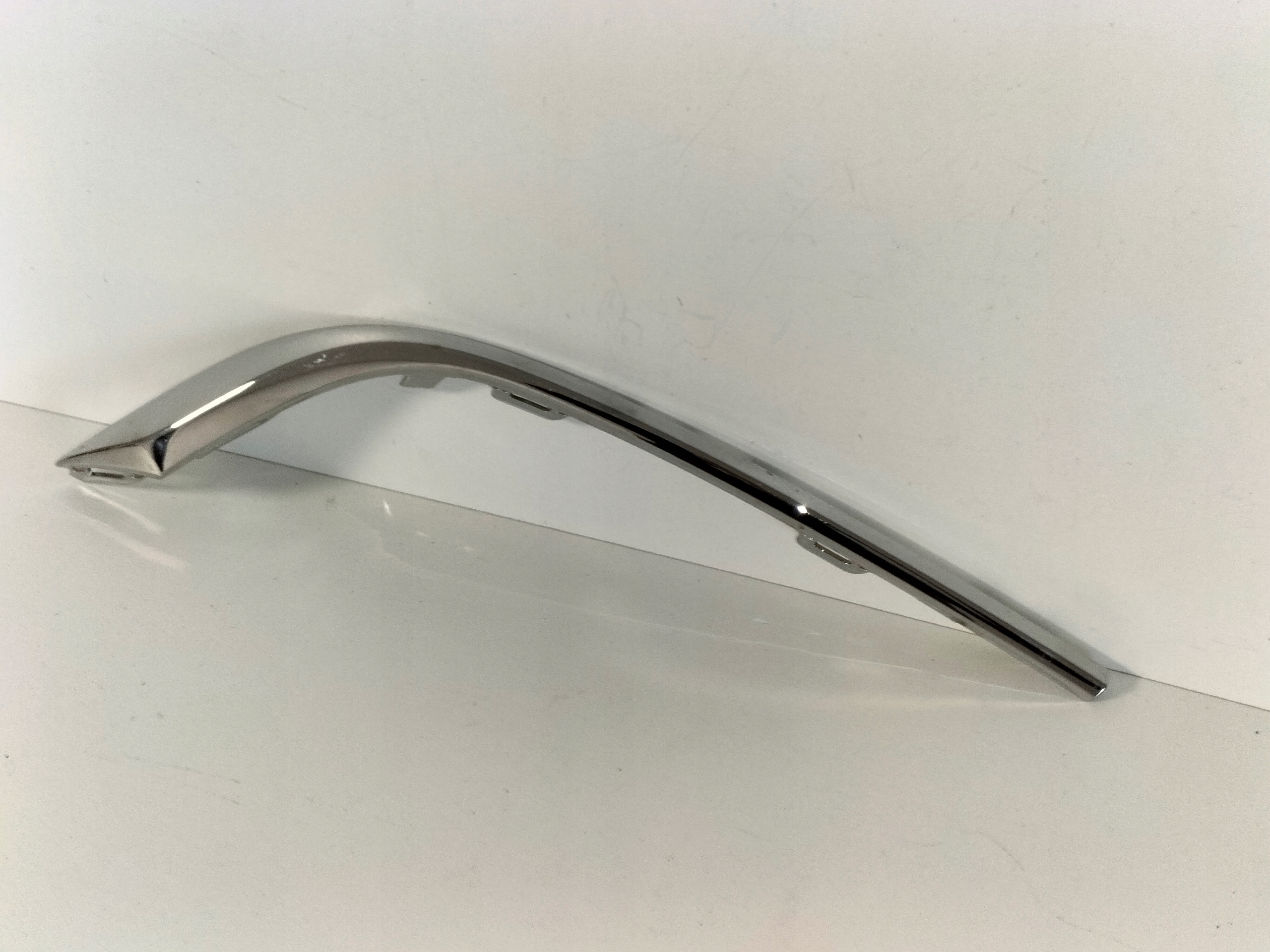 LISTA CHROM SPOJLERa NÁRAZNÍKA ZADNA LAVA VW GOLF 8 VIII LIFT 24- KOMBI