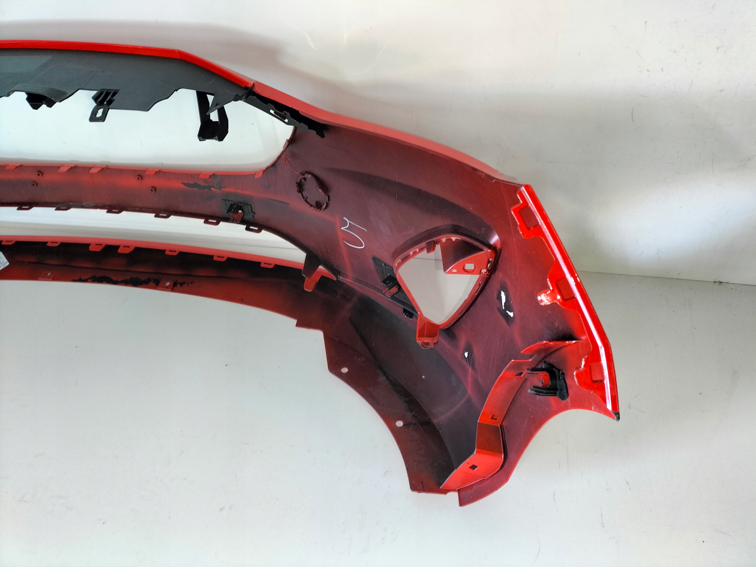 PREDNÝ NÁRAZNÍK FORD FIESTA MK8 17-