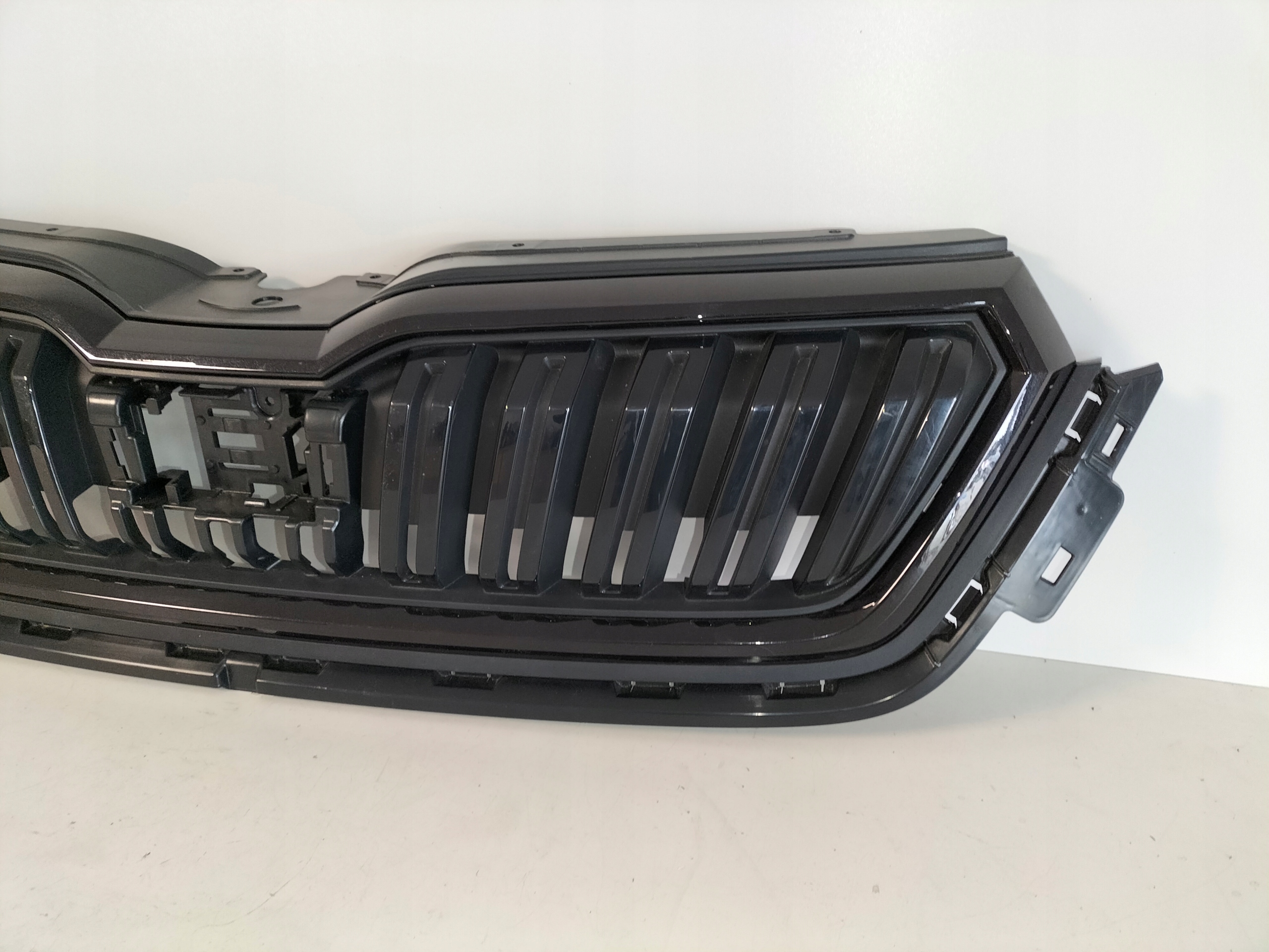 MRIEZKA LISTA SKODA KAMIQ 19-