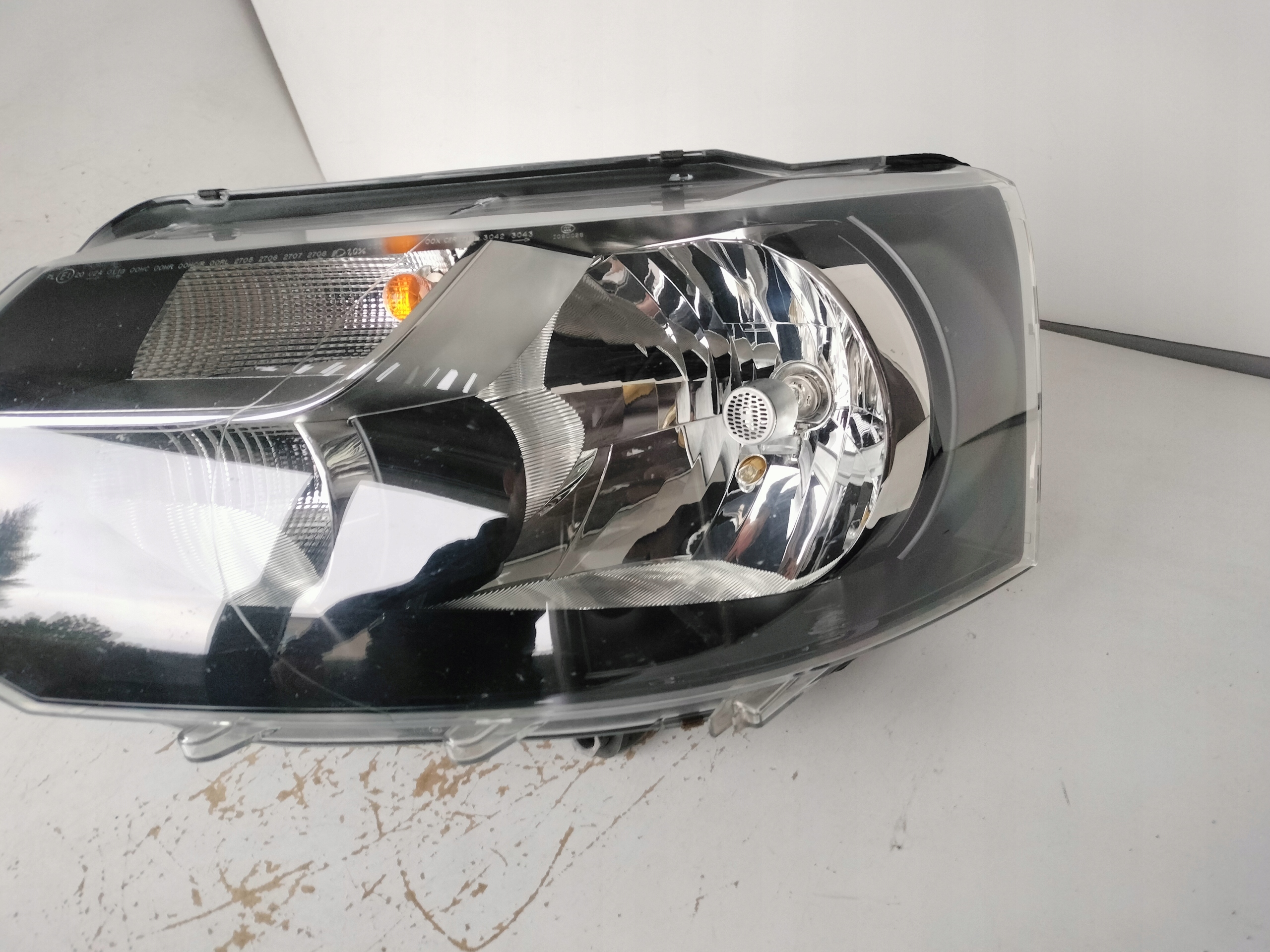LAVE PREDNE SVETLO VW T5 7E 7E0 09-15 LIFT