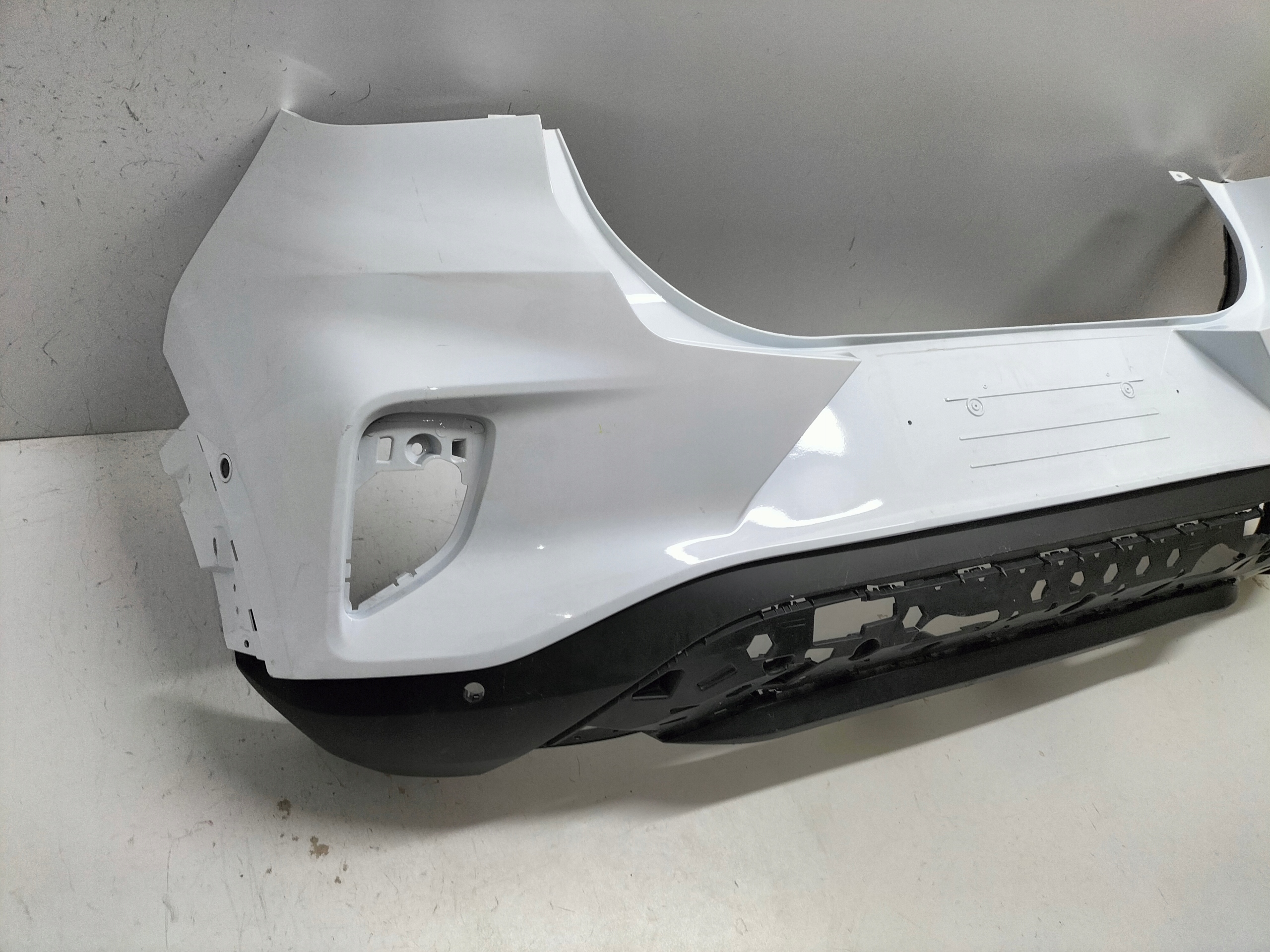 ZADNÝ NÁRAZNÍK FORD PUMA MK2 19-