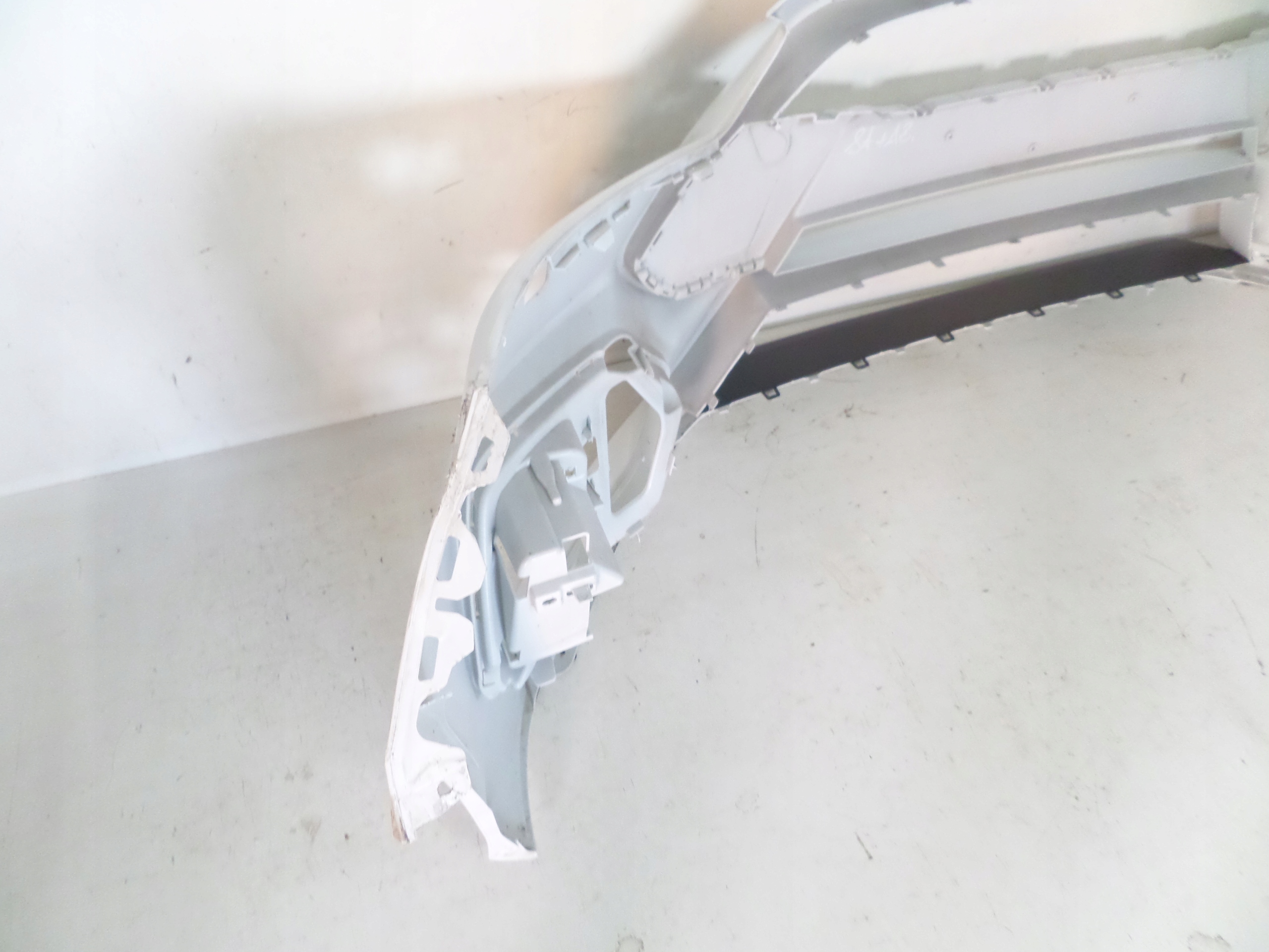 PREDNÝ NÁRAZNÍK FORD FOCUS MK3 LIFT 14-18 RS