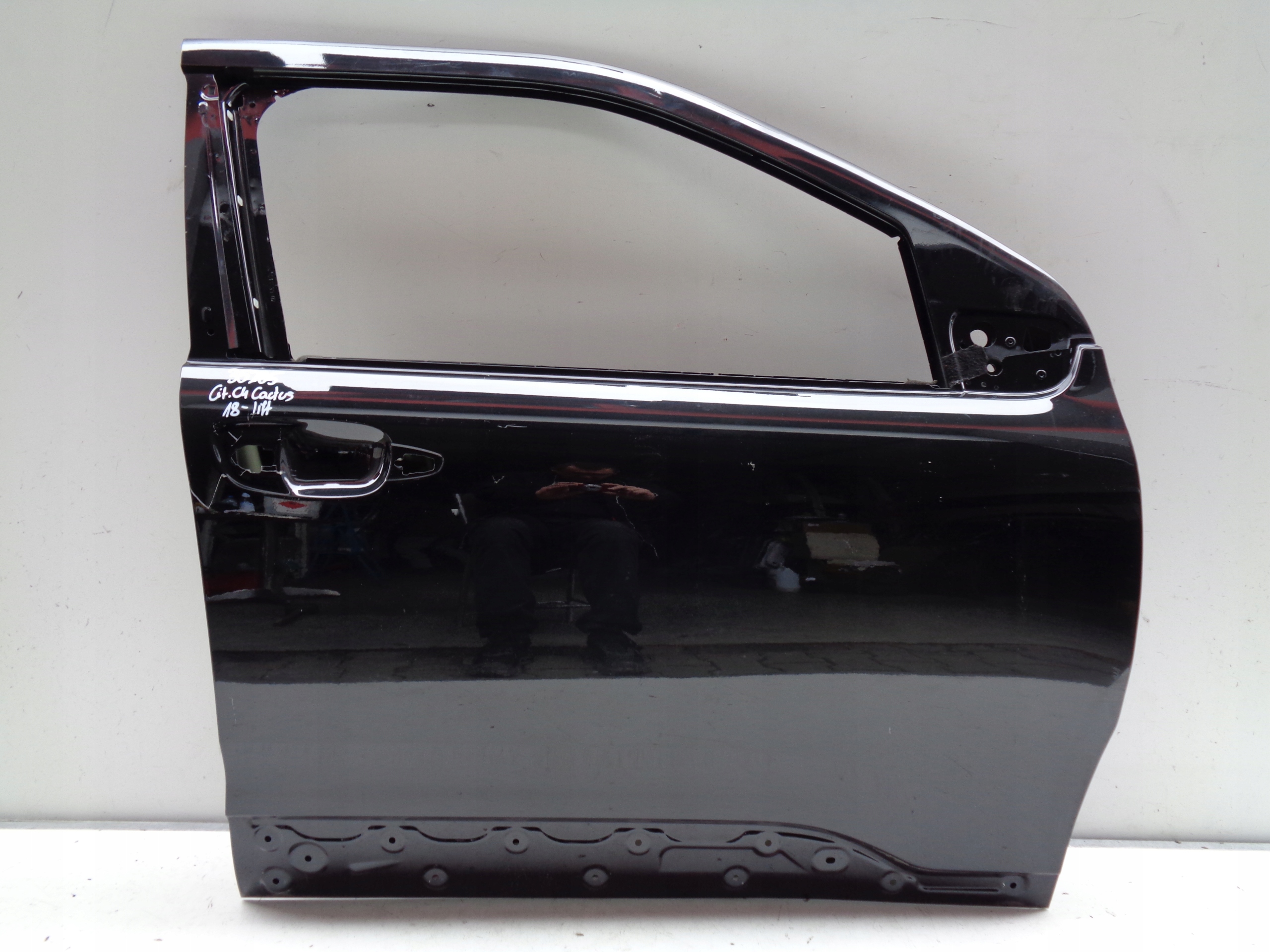 PRAVE PREDNE DVERE CITROEN C4 CACTUS 18- LIFT