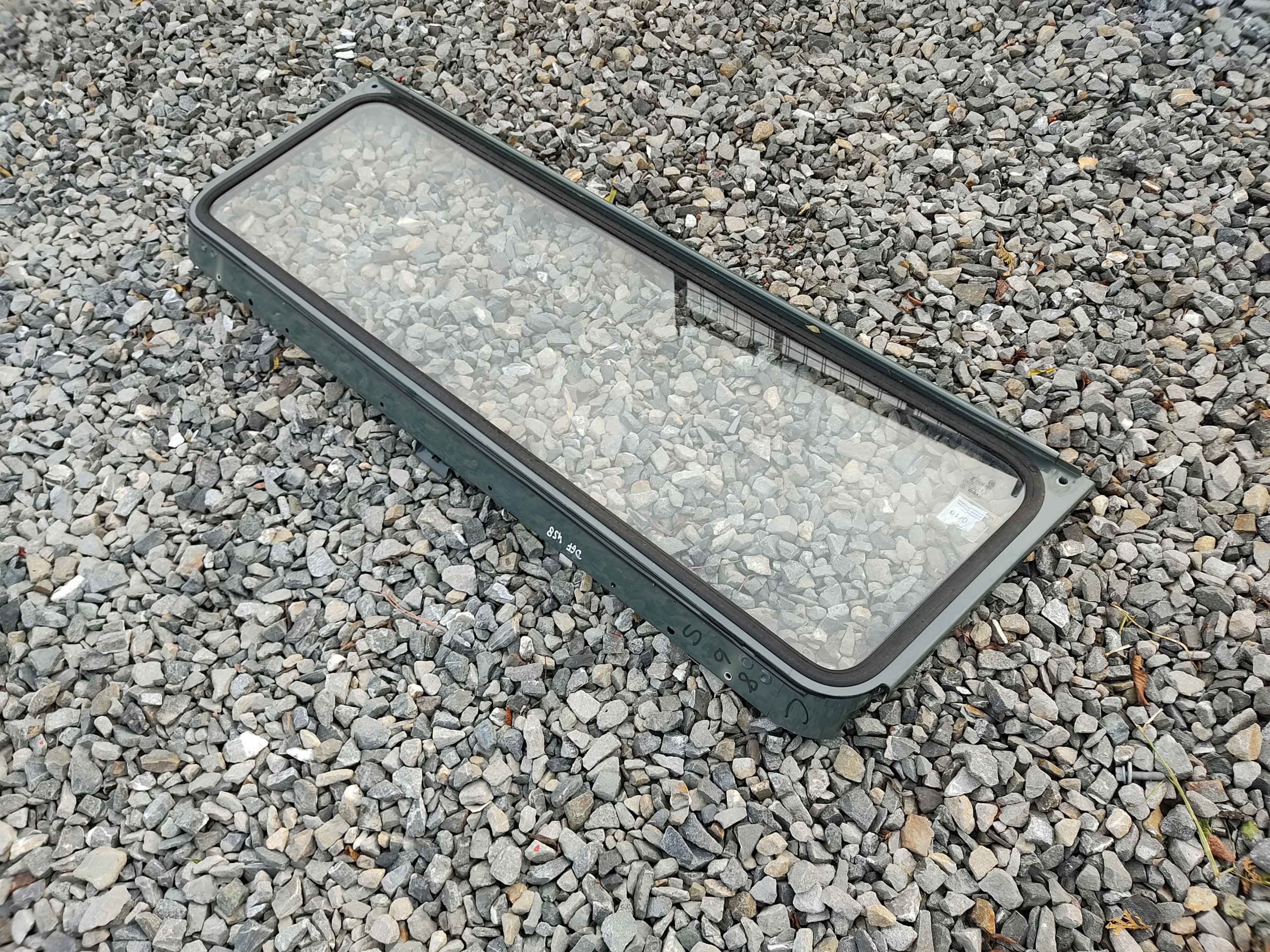 RÁMIK ČELNÉHO SKLA LAND ROVER DEFENDER 1999-14