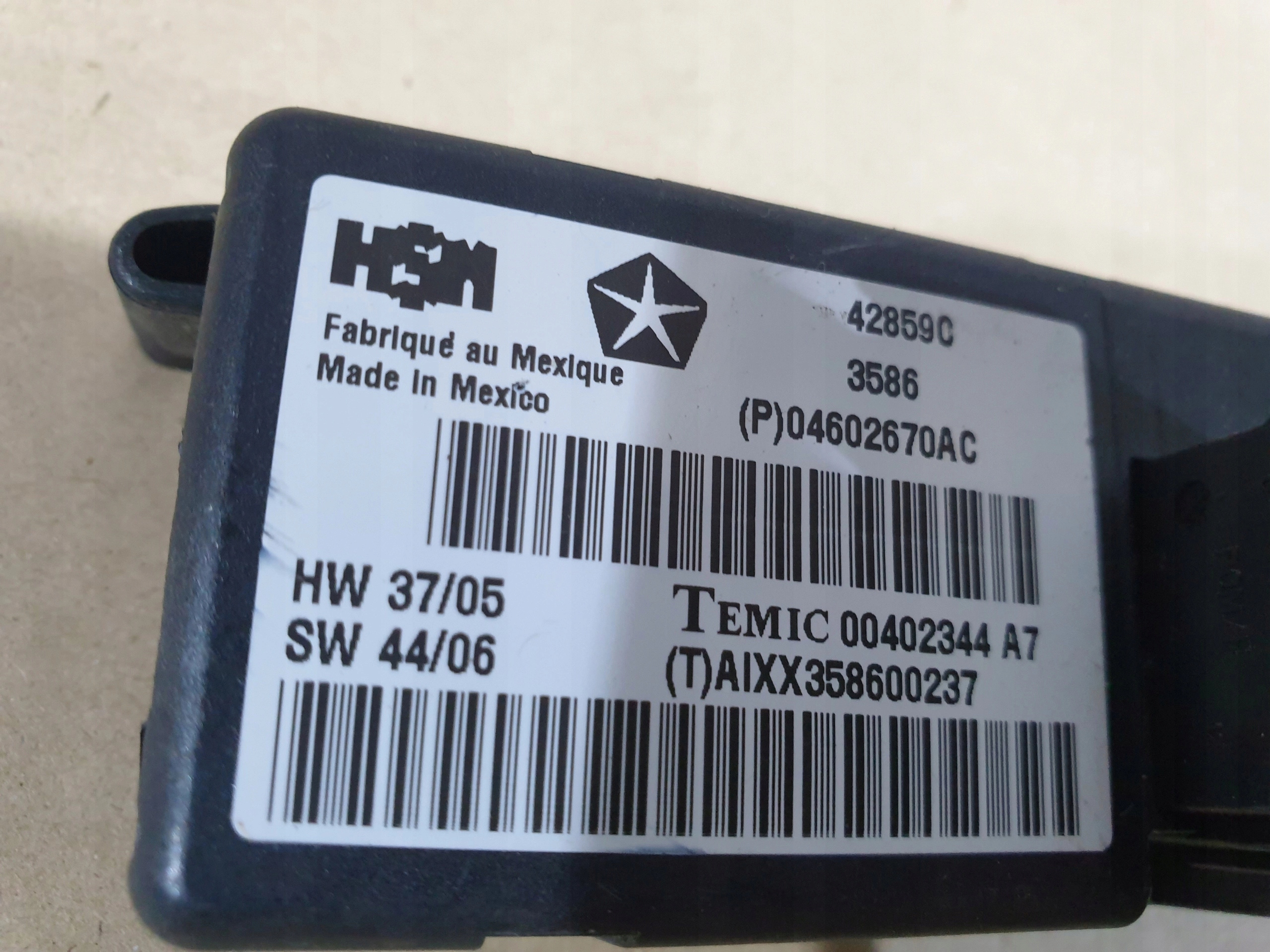 CHRYSLER 300C MODUL SEDAČKY 04602670AC