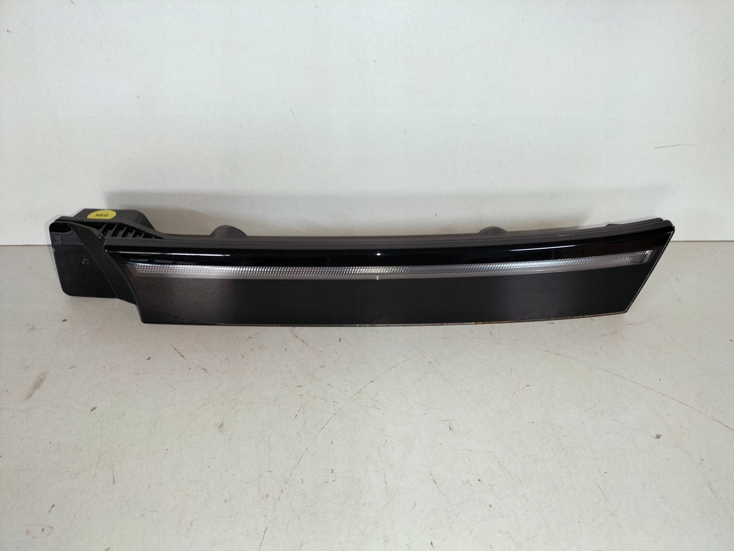 ĽAVÉ PREDNÉ SVETLO LED DRL VW ID4 20-