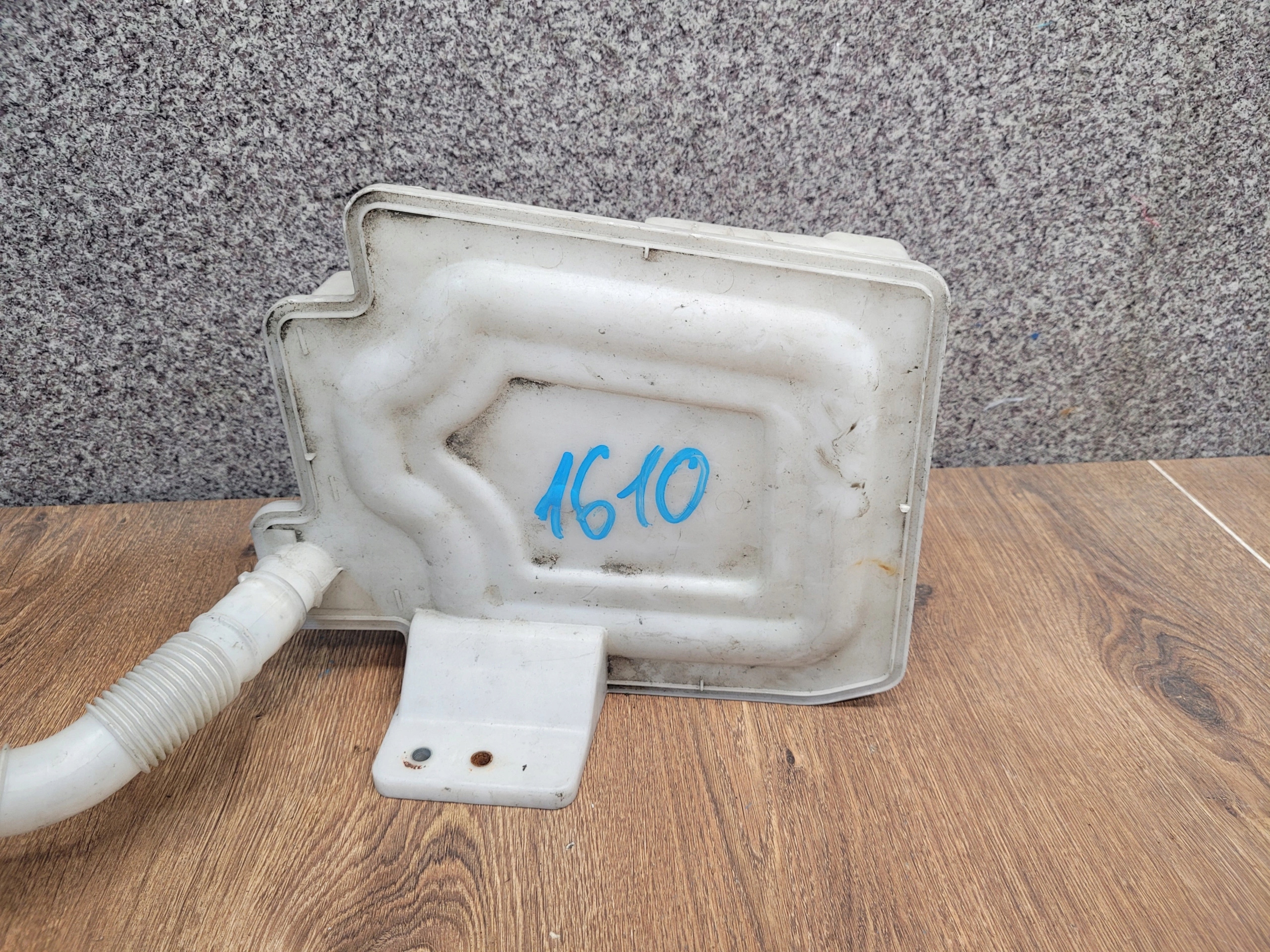 SKODA OCTAVIA II 1K0955453R NÁDOBKA OSTREKOVAČOV