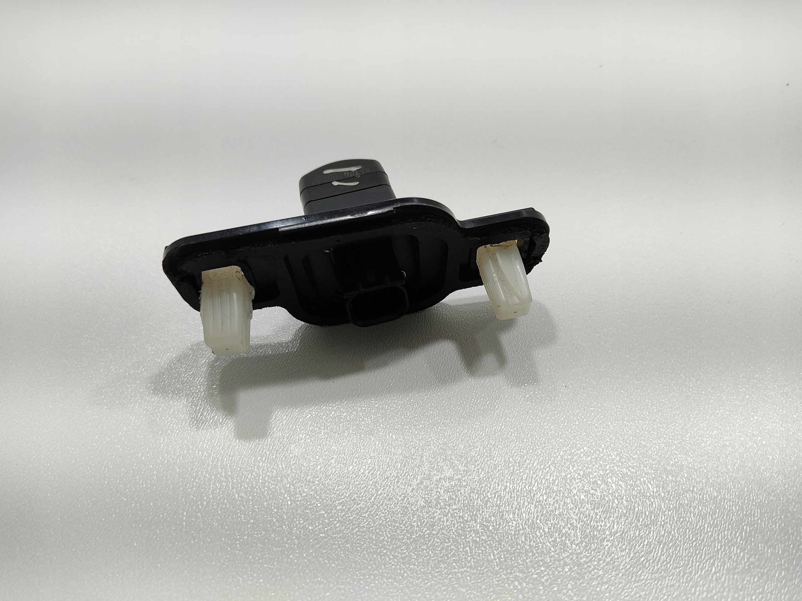PARKOVACIA KAMERA V KAPOTE TOYOTA AVENSIS T27 T29 86790-05040 2012-2015