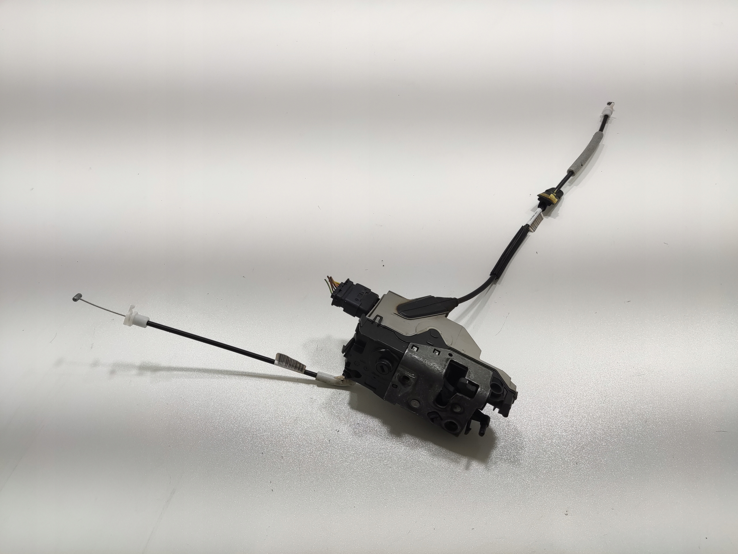 ZAMOK PRAVYCH ZADNYCH DVERI PEUGEOT 2008 I 6 PIN 9812501380 2013-19 EUROPA