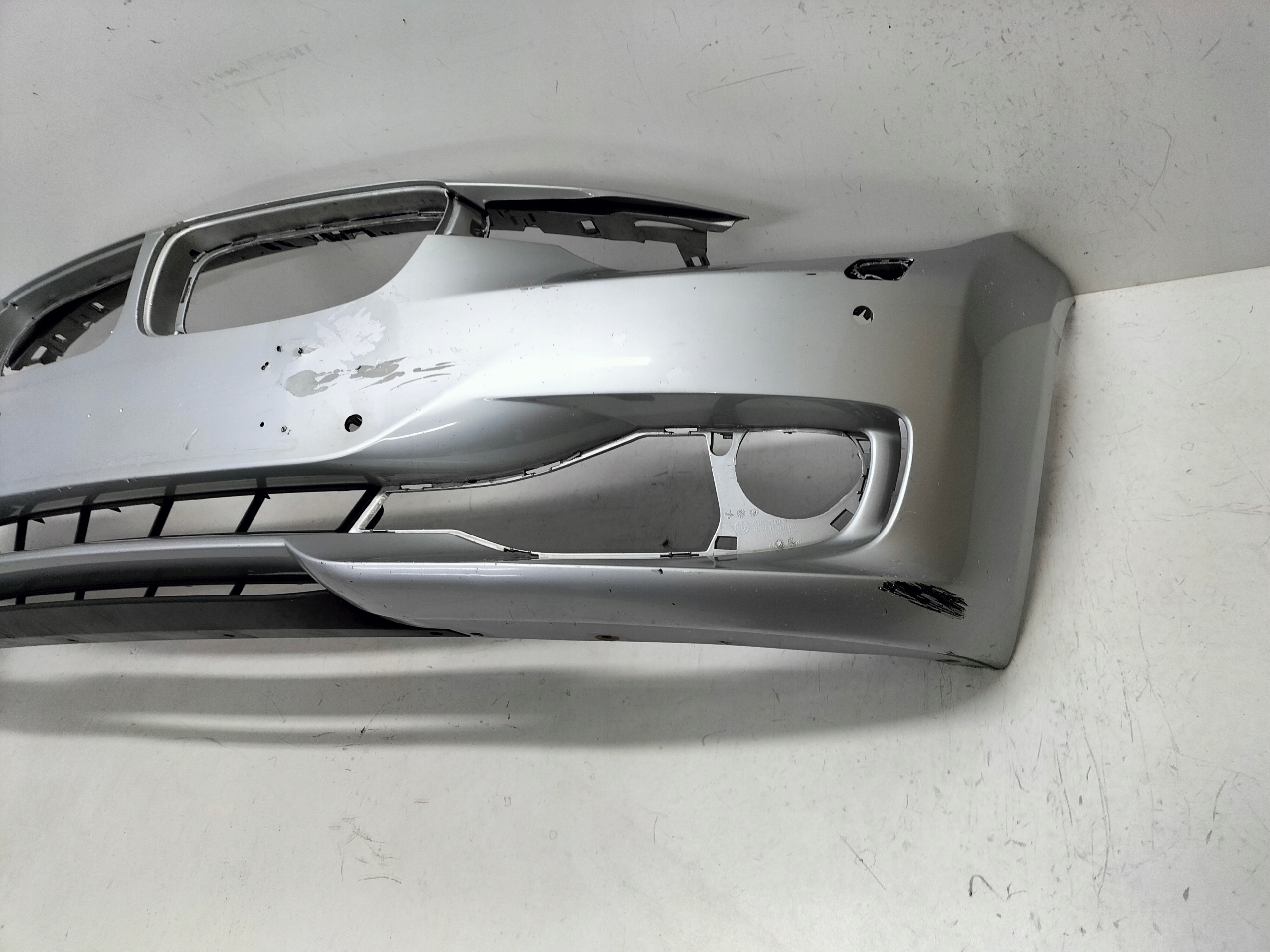 PREDNÝ NÁRAZNÍK BMW 3 F30 12-15