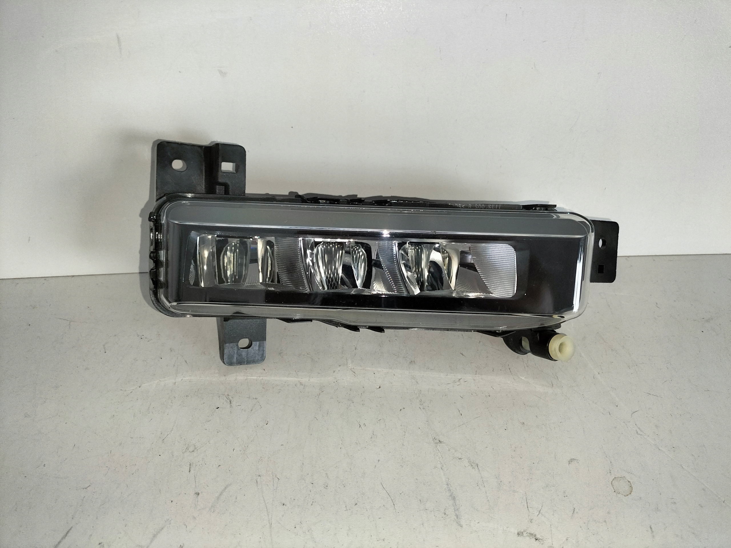 PRAVA HMLOVKA LED BMW 1 F40 19- BMW 2 F45 F46 18- bez M-PAKET