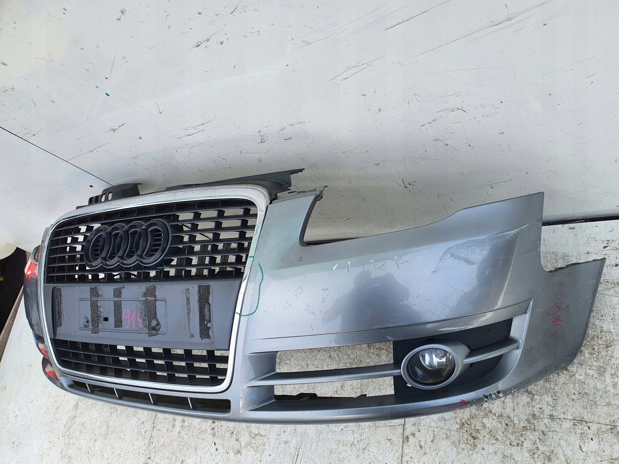 AUDI A4 B7 PREDNÝ NÁRAZNÍK