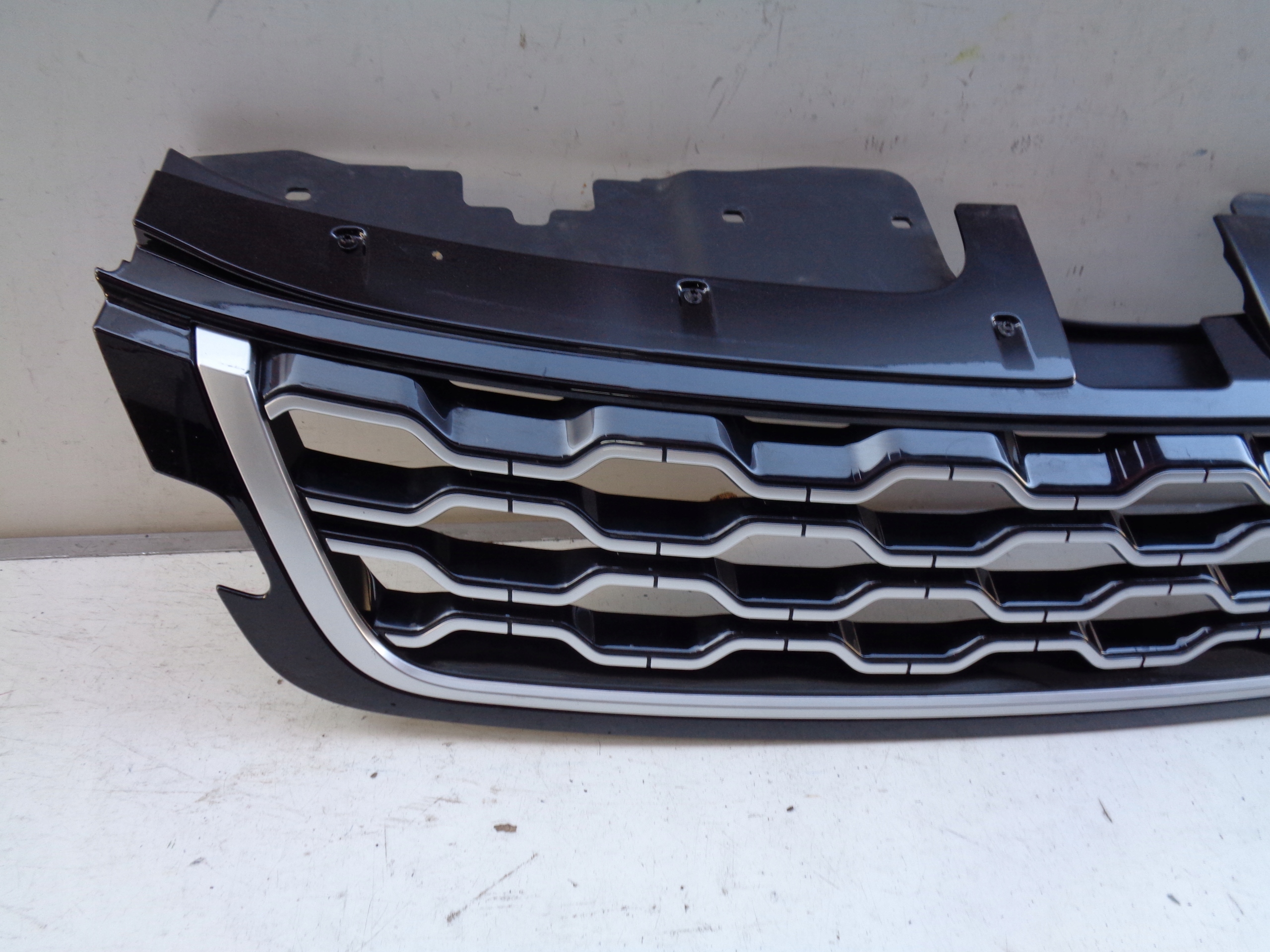 MRIEZKA LISTA RANGE ROVER EVOQUE II 19-